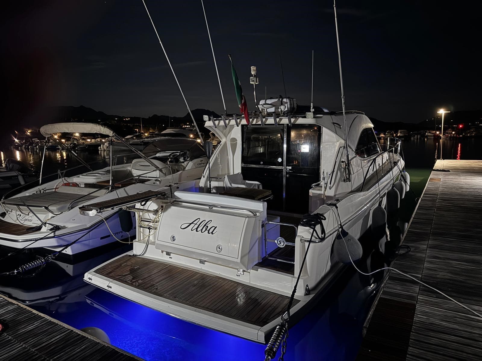 Riviera Marine 3600 SPORT YACHT usato - foto hero 16
