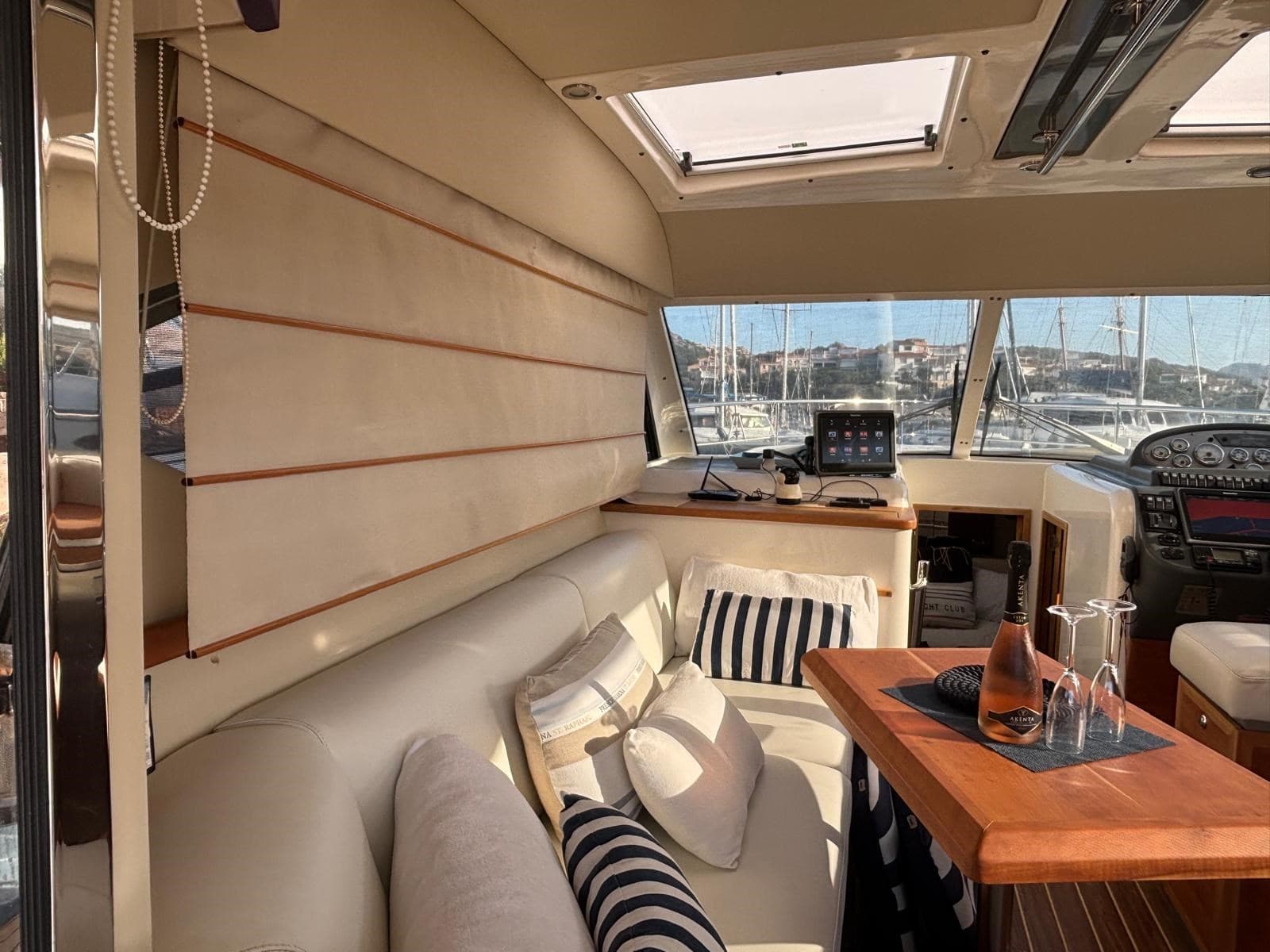 Riviera Marine 3600 SPORT YACHT usato - foto hero 11