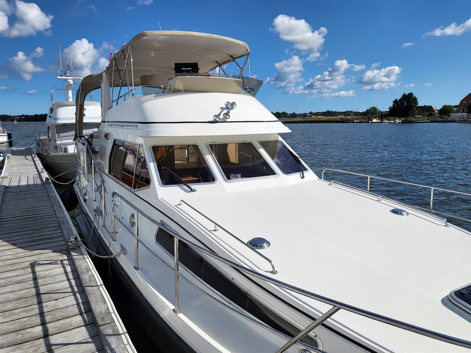 Holland Boat Atlantic 37 Fly - Main View Holland Boat Atlantic 37 Fly - Main View