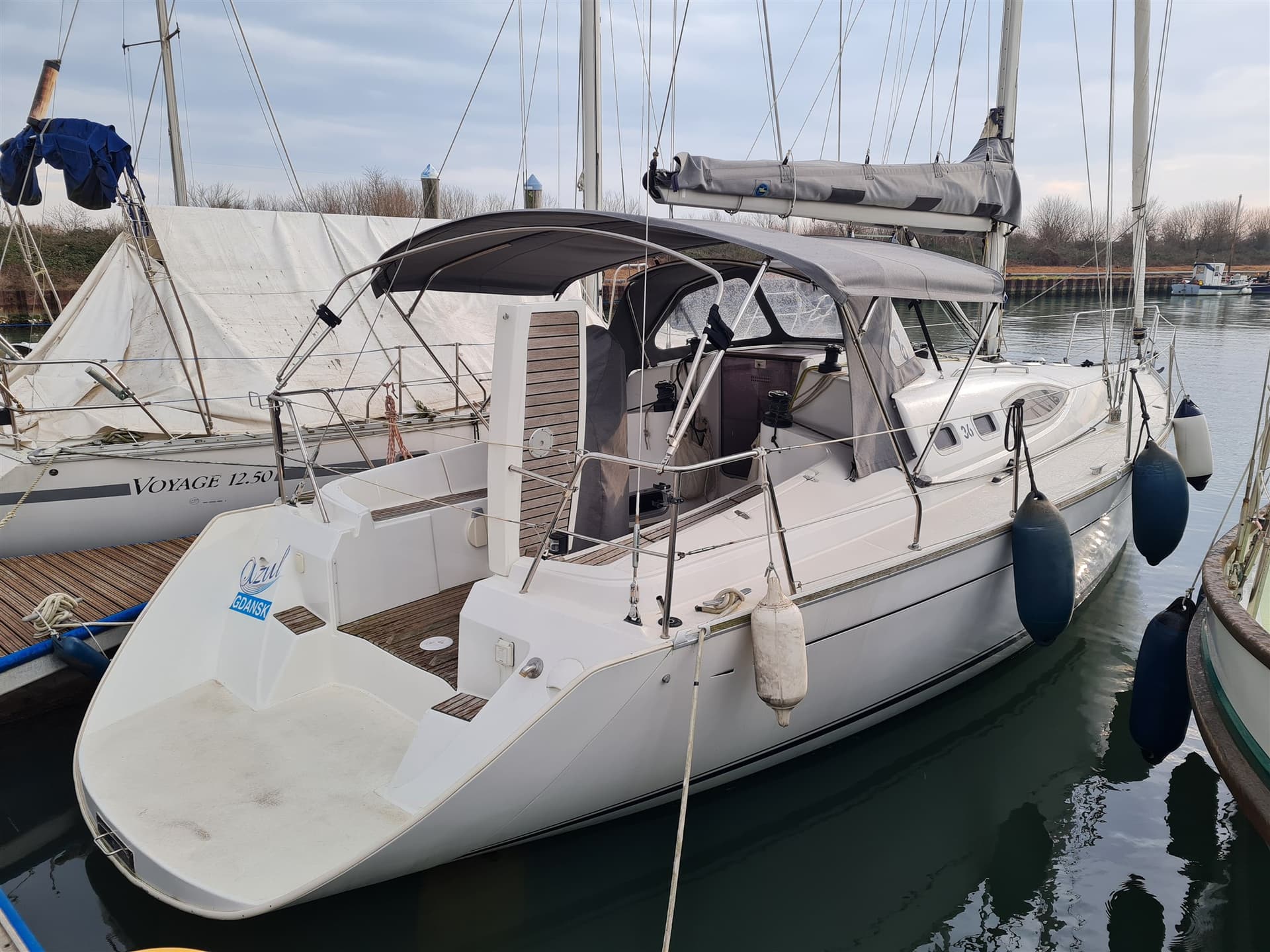 Kirie Feeling 36 - Main View Kirie Feeling 36 - Main View