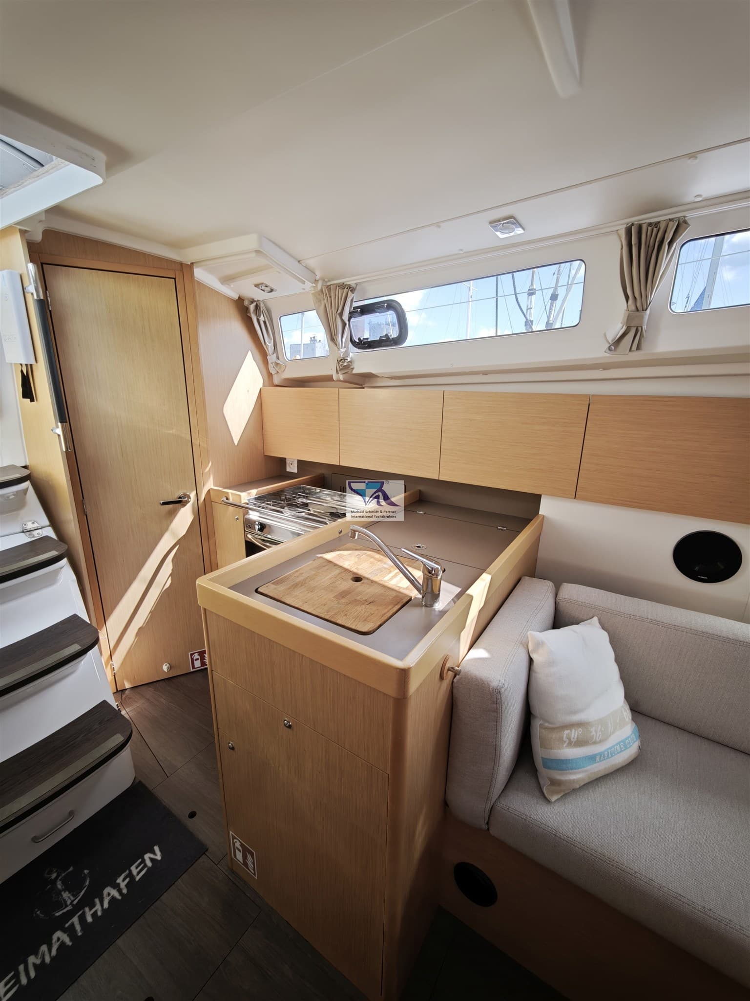 Beneteau OCEANIS 35.1 used - hero image 11