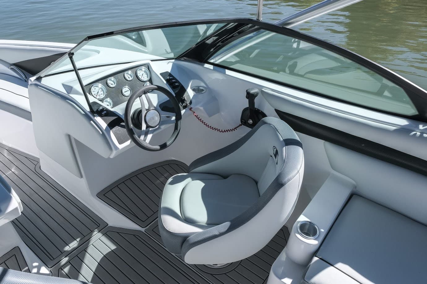 Sensation Sxi230 - Interior View Sensation Sxi230 - Interior View