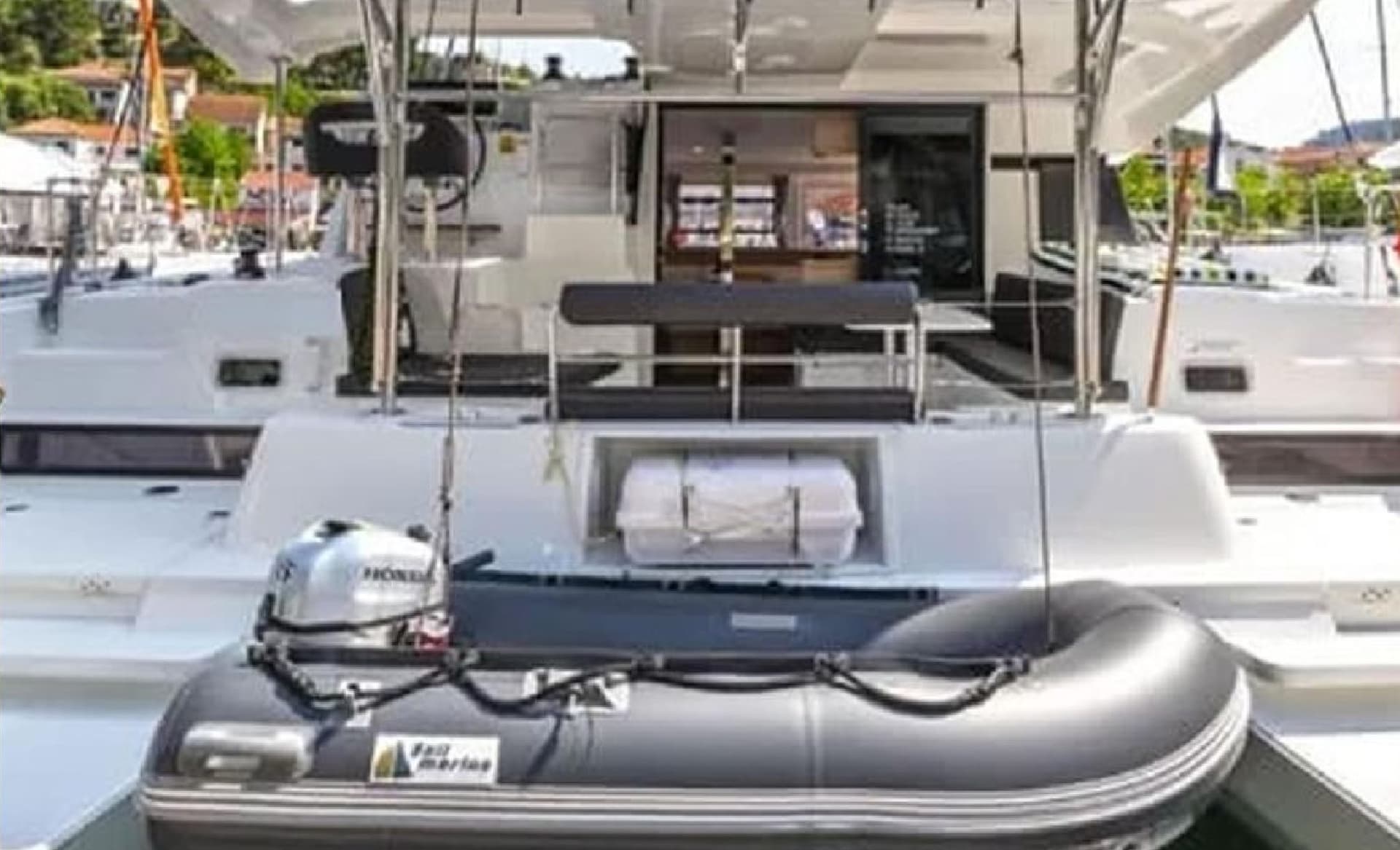 Lagoon 42 - Main View Lagoon 42 - Main View