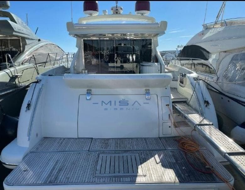 Azimut 62s used - detail 2