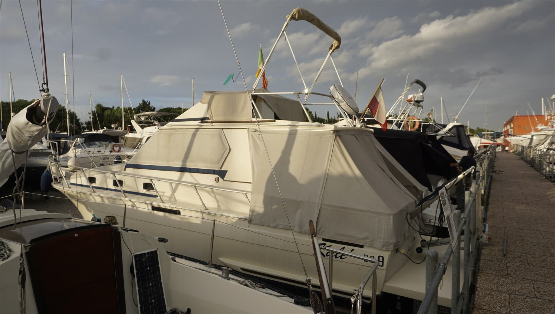 Della P. & C. Dc 9 - Deck View Della P. & C. Dc 9 - Deck View