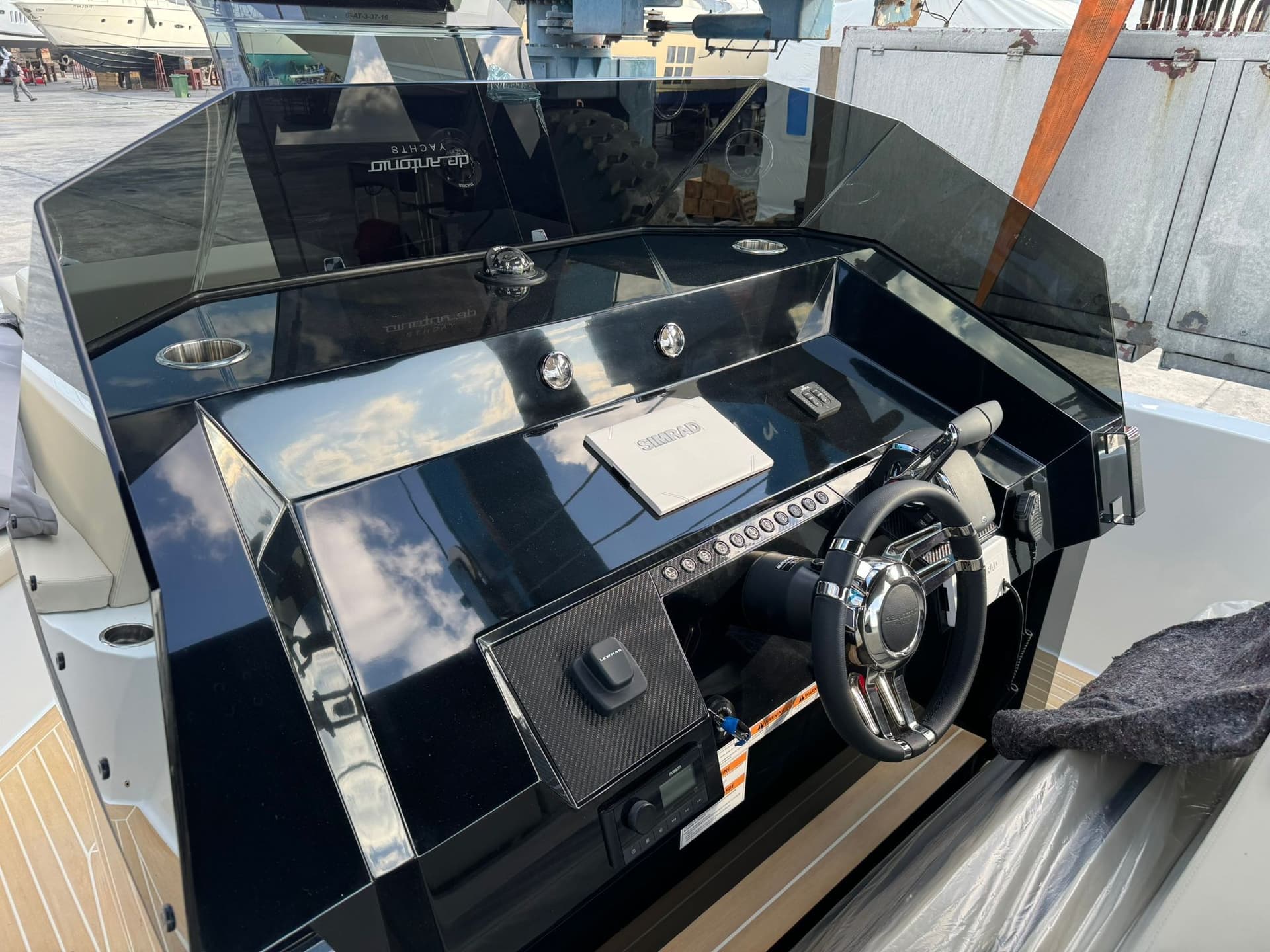 De Antonio Yachts D28 usato - foto hero 6