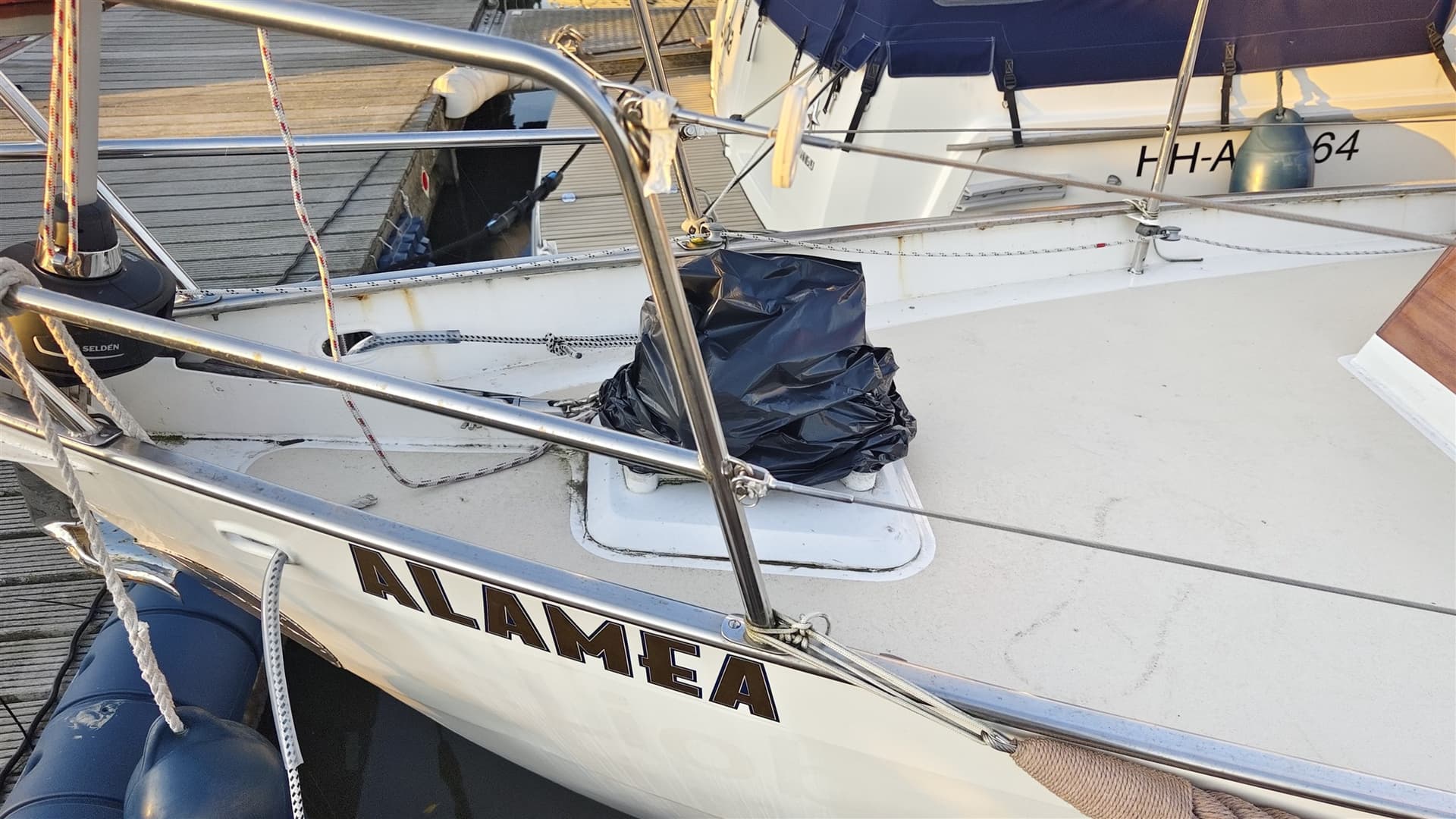 Dekker & Söhne Marken Ii - Detail View 1 Dekker & Söhne Marken Ii - Detail View 1