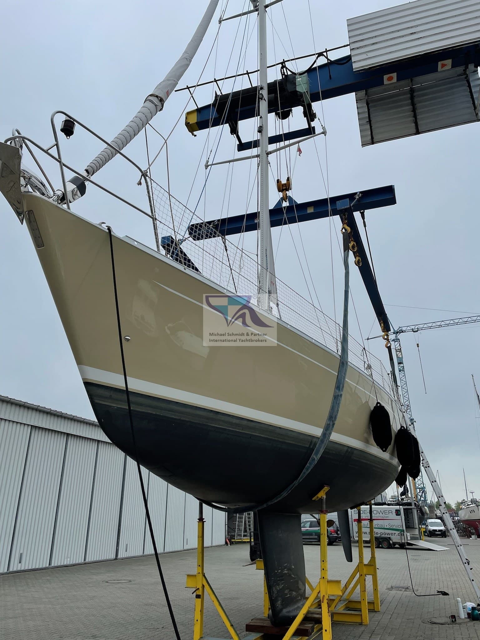 Cantiere del Pardo Grand Soleil 45 - Deck View Cantiere del Pardo Grand Soleil 45 - Deck View