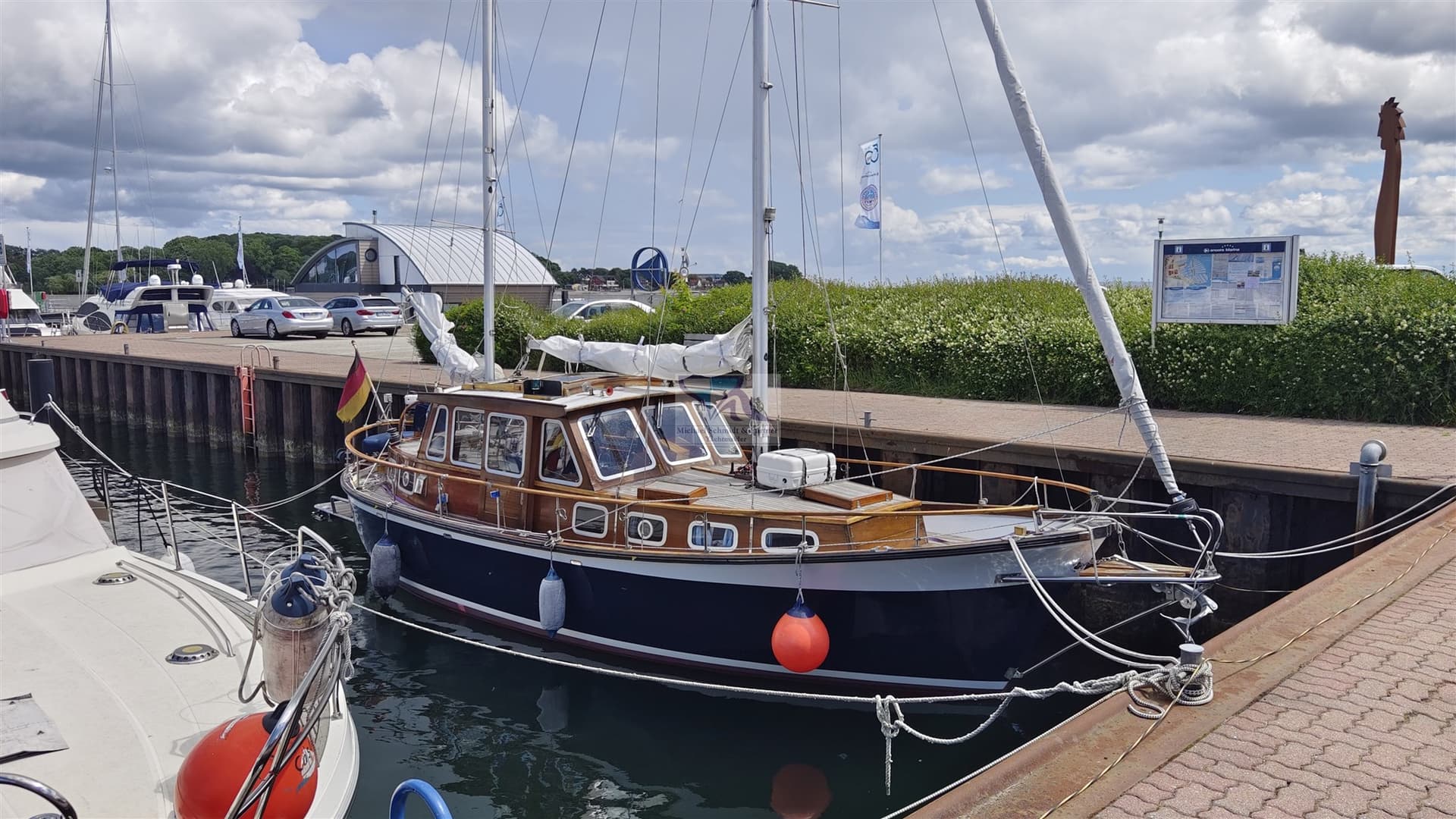 Siltala Nauticat 33 - Interior View Siltala Nauticat 33 - Interior View