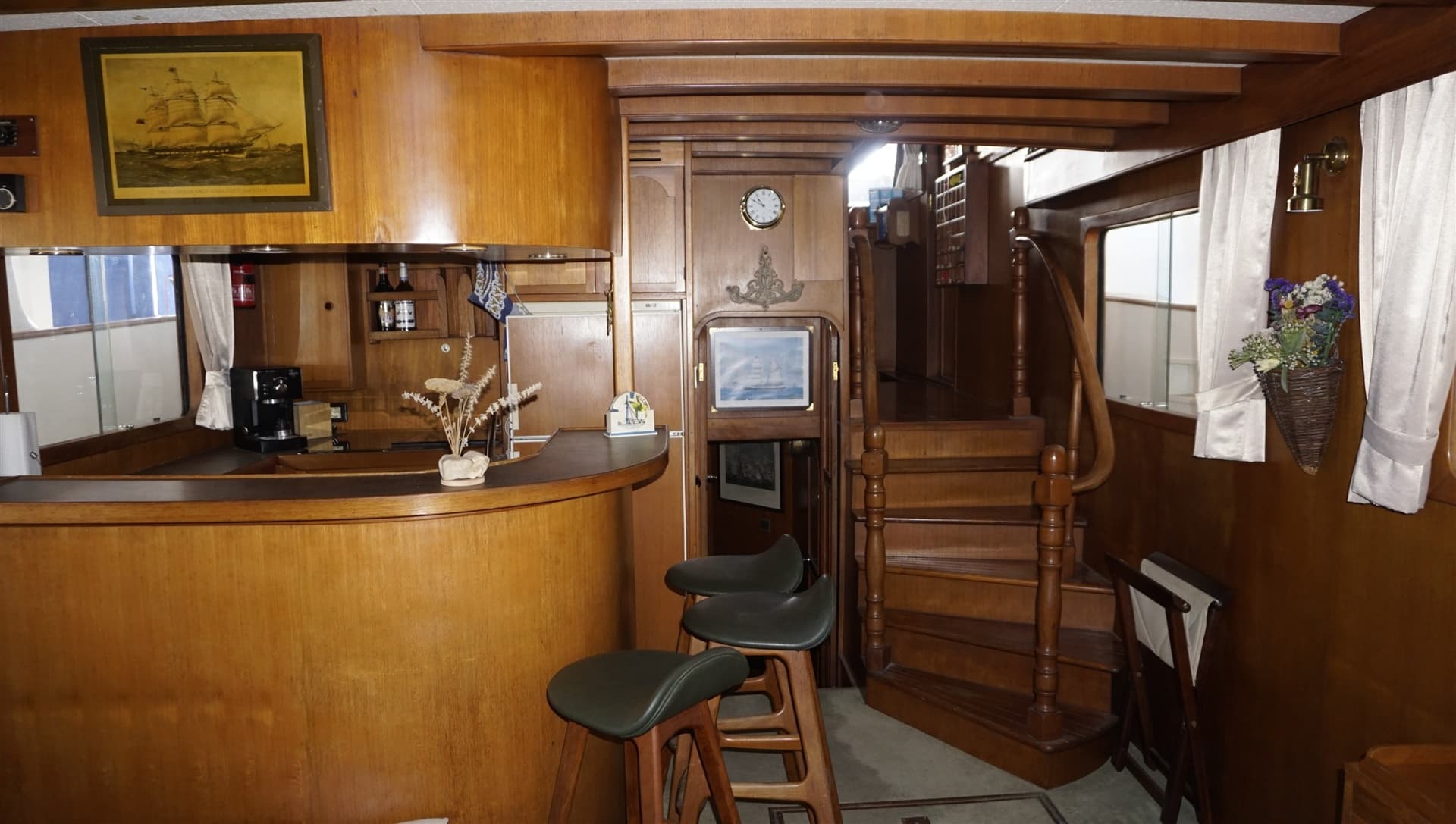 Blue Ocean 48 Pilothouse Trawler - Deck View Blue Ocean 48 Pilothouse Trawler - Deck View