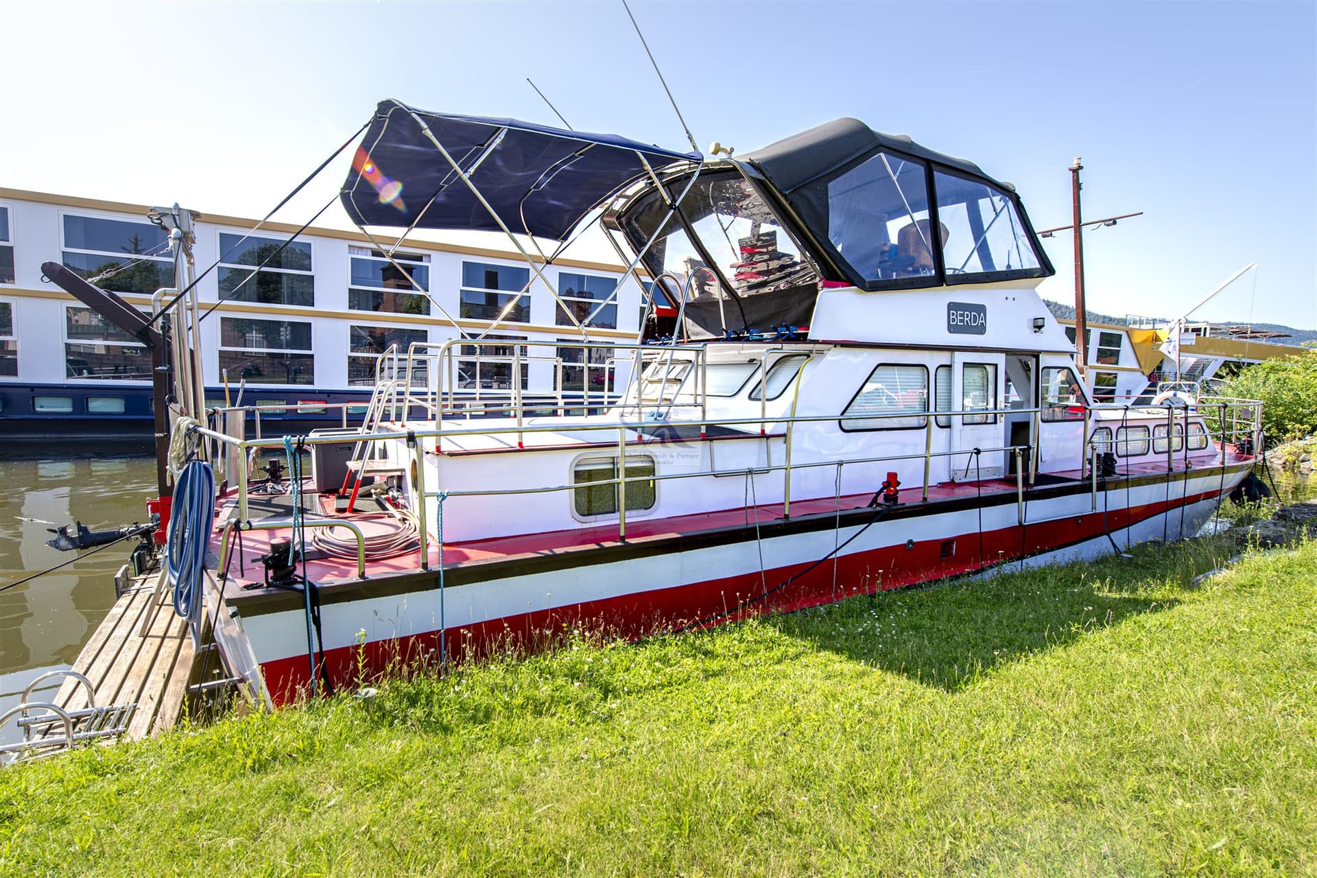 Werft Haßmersheim 15m Stahlmotoryacht - Detail View 1 Werft Haßmersheim 15m Stahlmotoryacht - Detail View 1