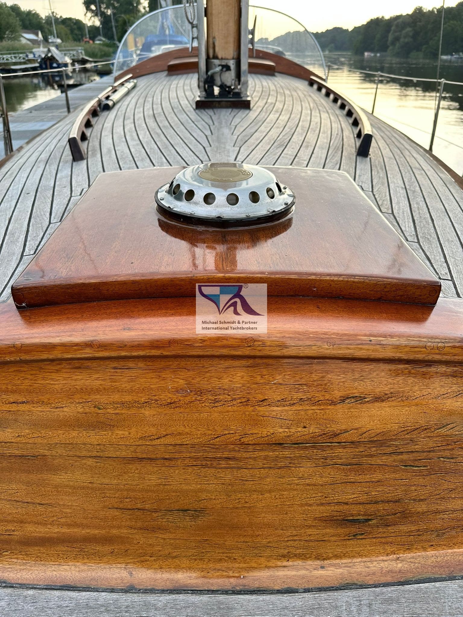 Feltz Skorpion I - Deck View Feltz Skorpion I - Deck View