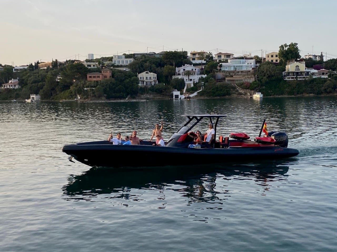 Yuka Scuba - Detail View 1 Yuka Scuba - Detail View 1