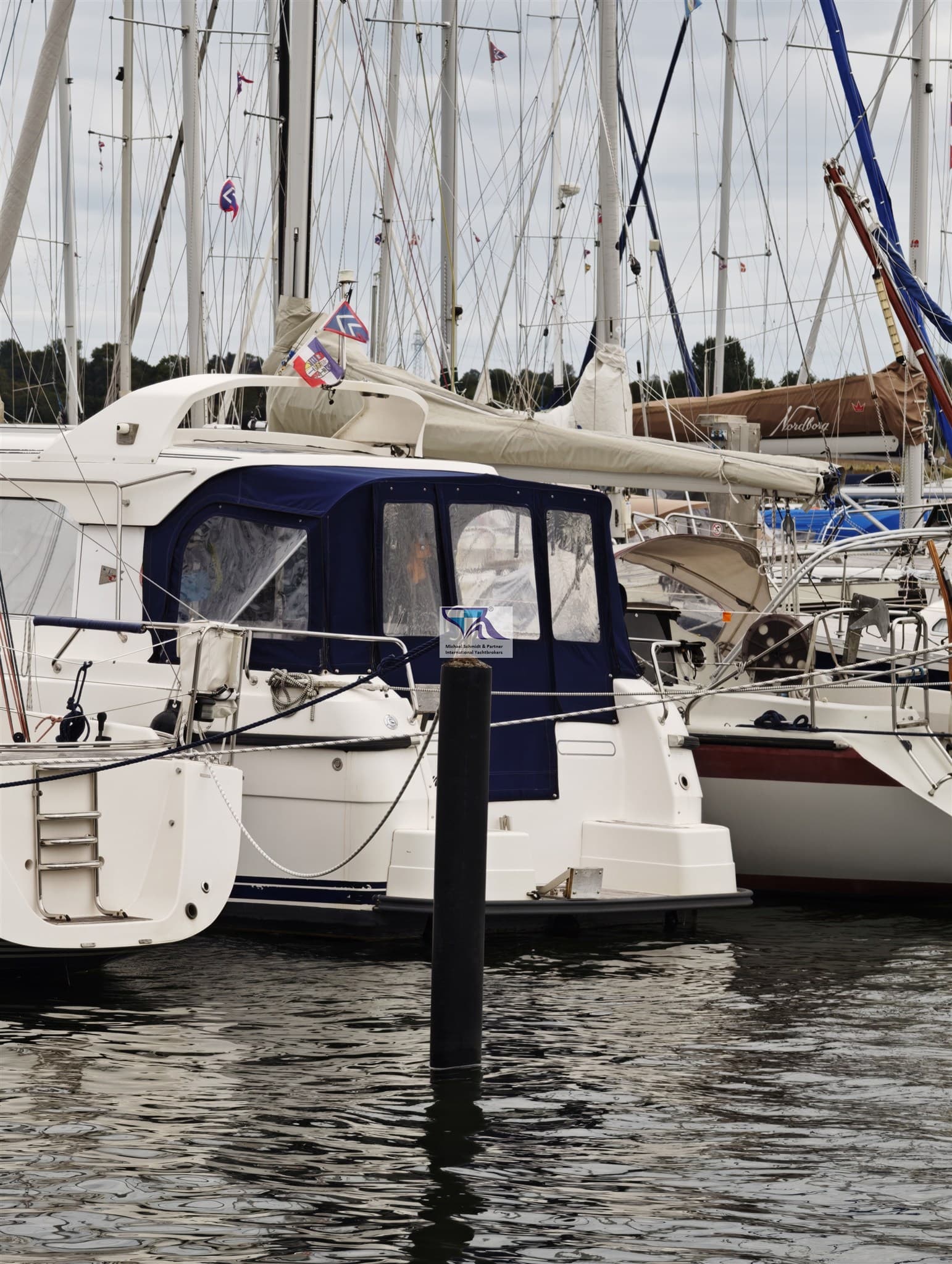 Nimbus 310 Coupe - Deck View Nimbus 310 Coupe - Deck View