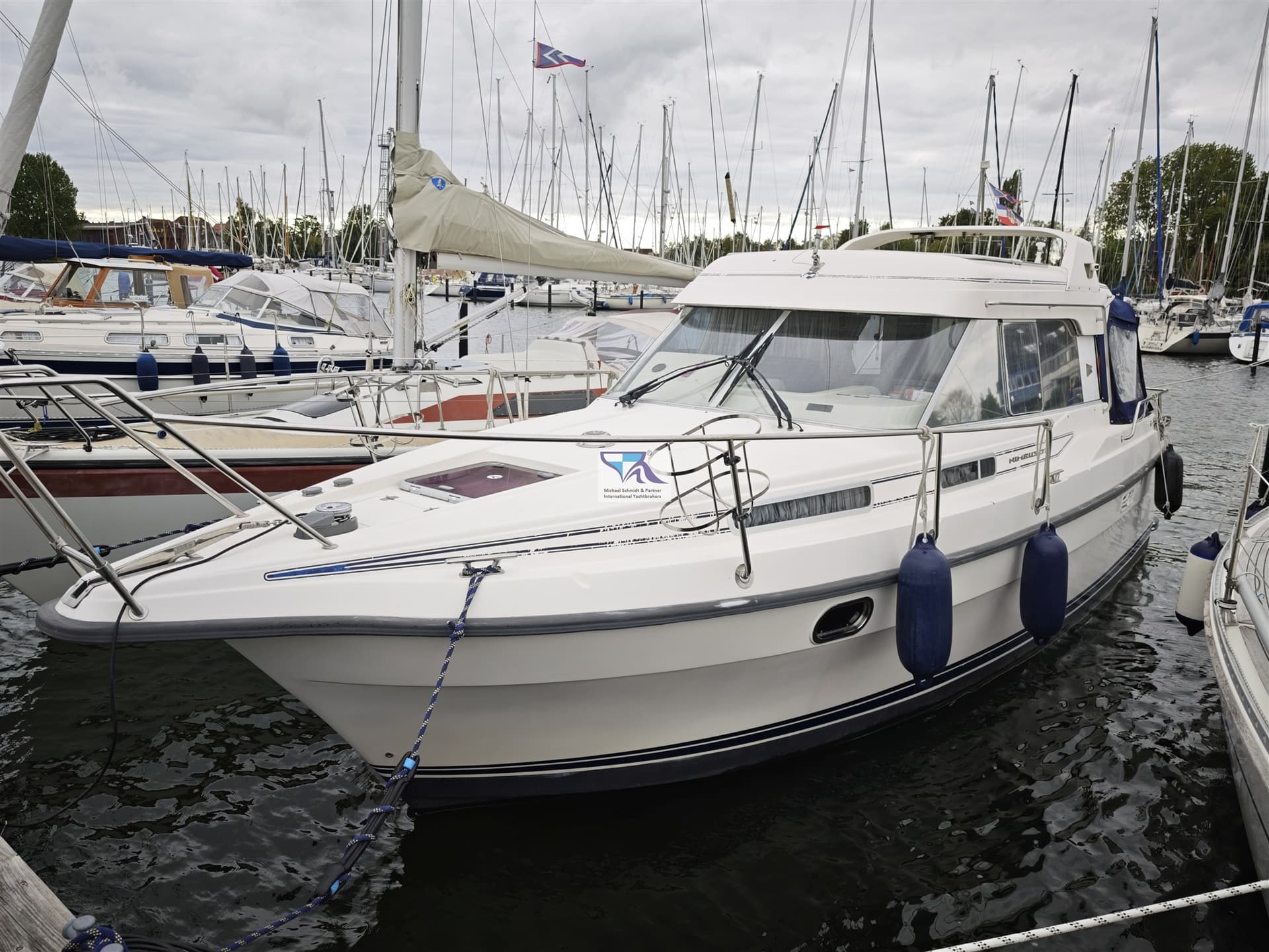 Nimbus 310 Coupe - Main View Nimbus 310 Coupe - Main View