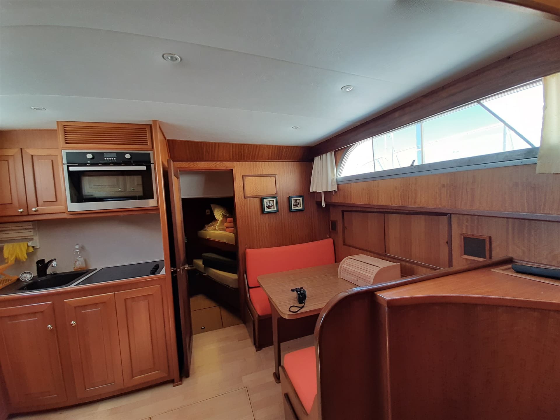 Hatteras 58 Fisherman - Interior View Hatteras 58 Fisherman - Interior View