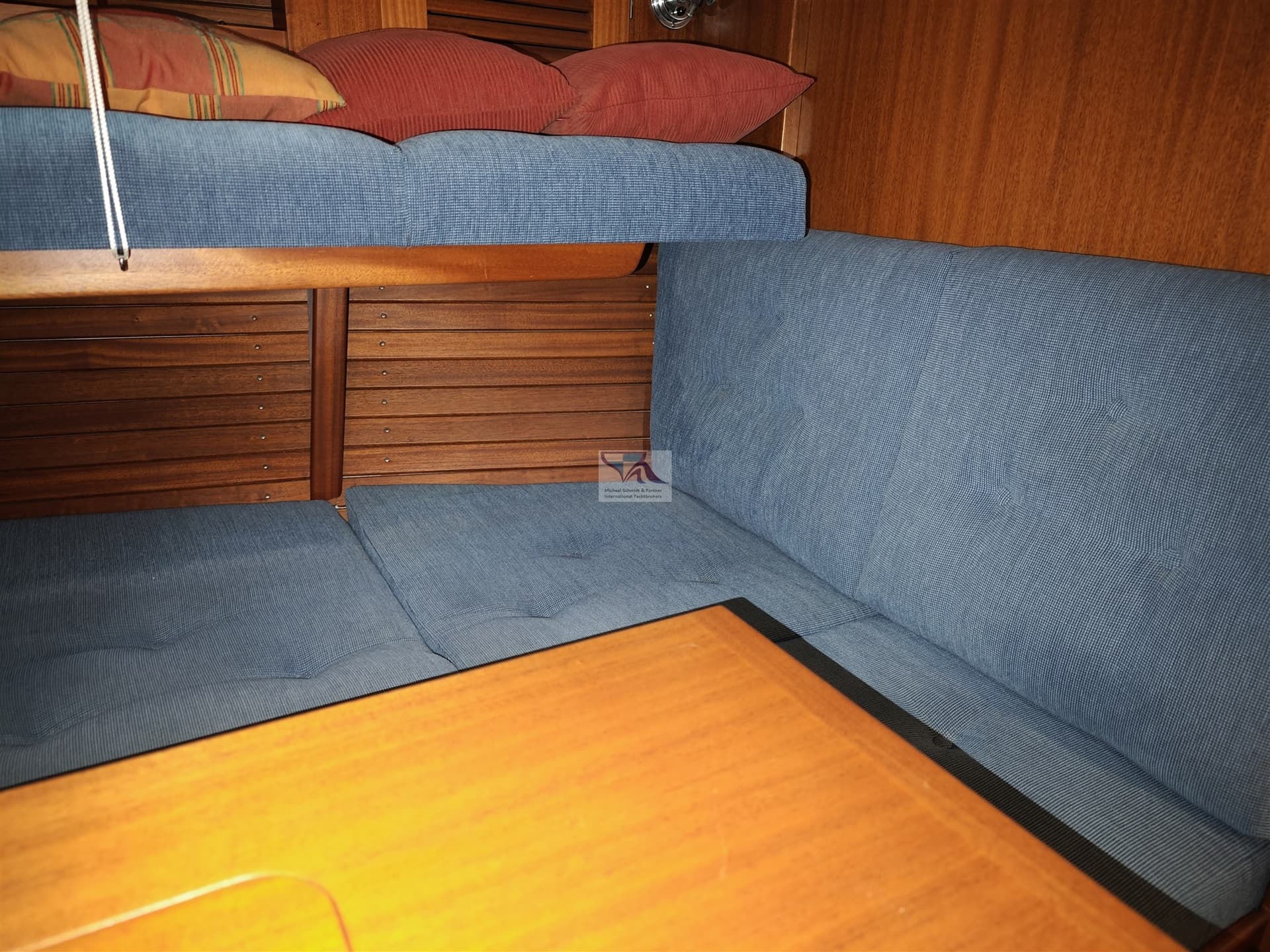 Hallberg Rassy 34 usato - foto hero 12
