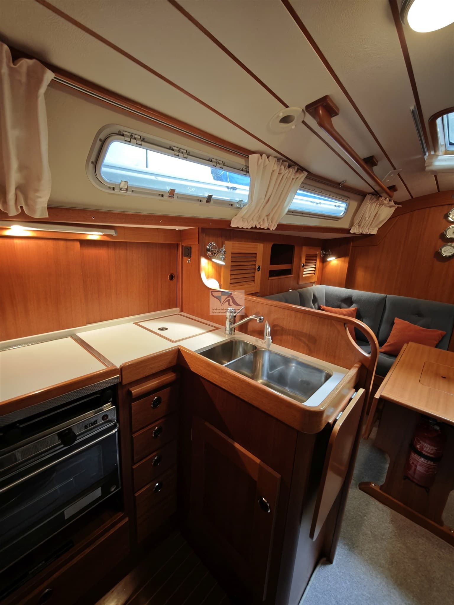 Hallberg Rassy 34 usato - foto hero 18