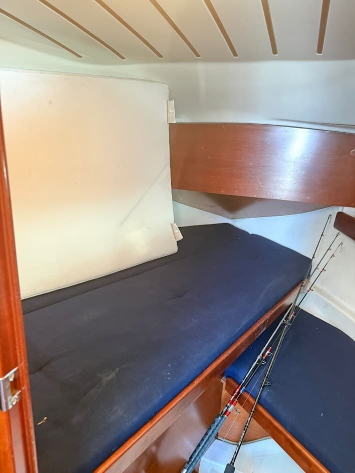 Beneteau Antares 9 used - hero image 4