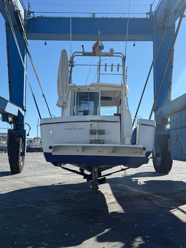 Beneteau Antares 9 used - hero image 2