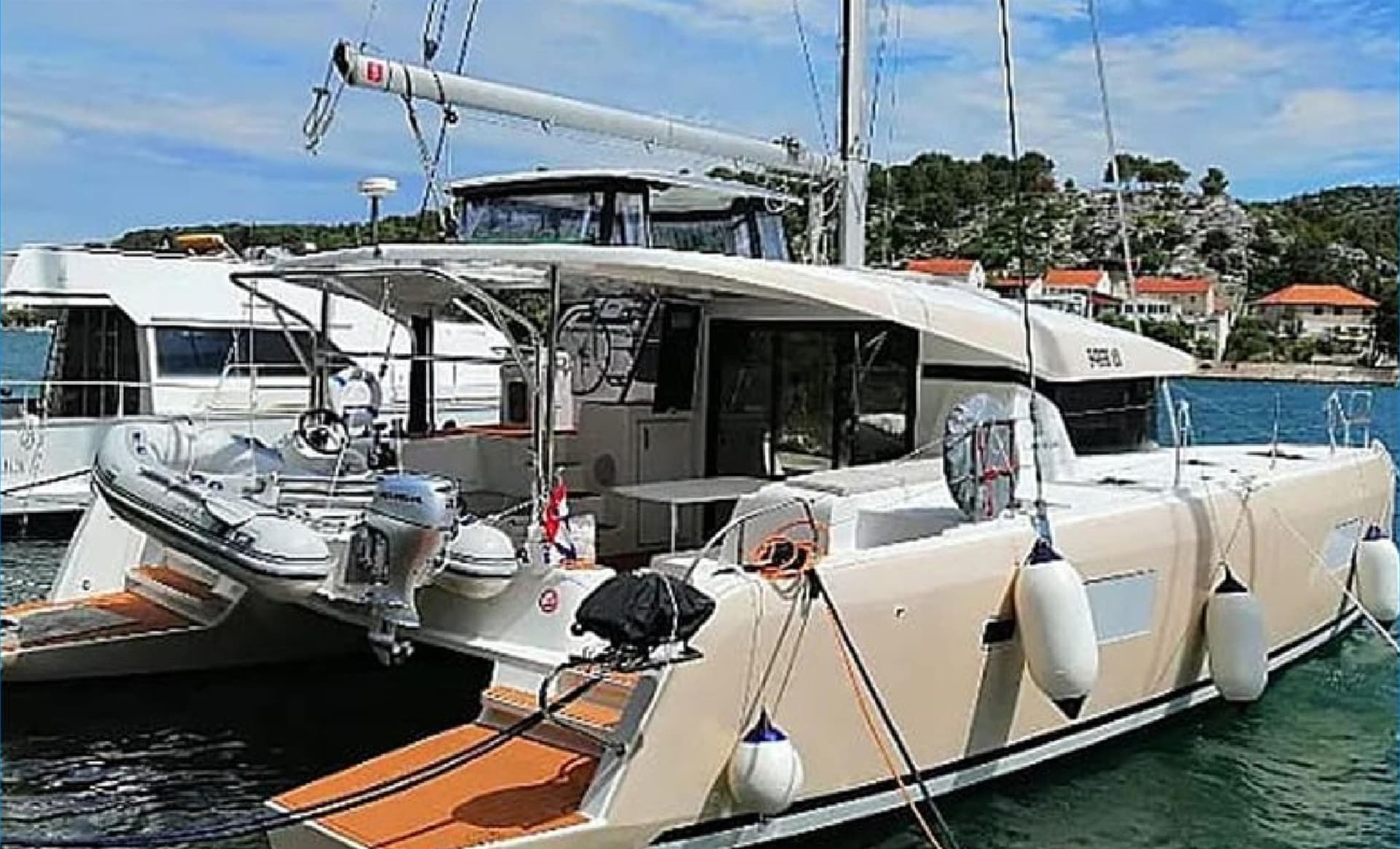 Lagoon 42 - Main View Lagoon 42 - Main View