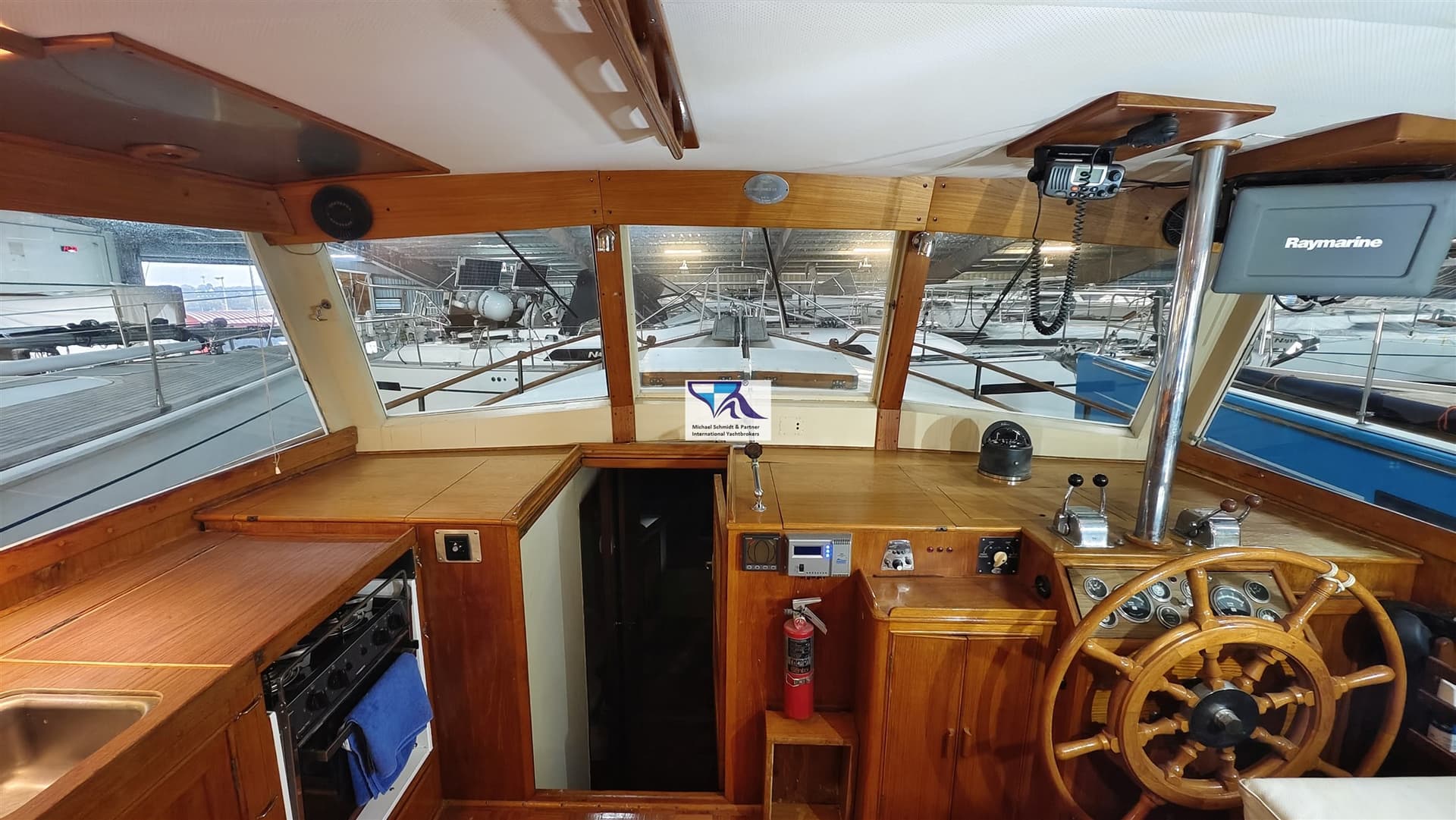 American Marine GRAND BANKS 48 MY usato - foto hero 5