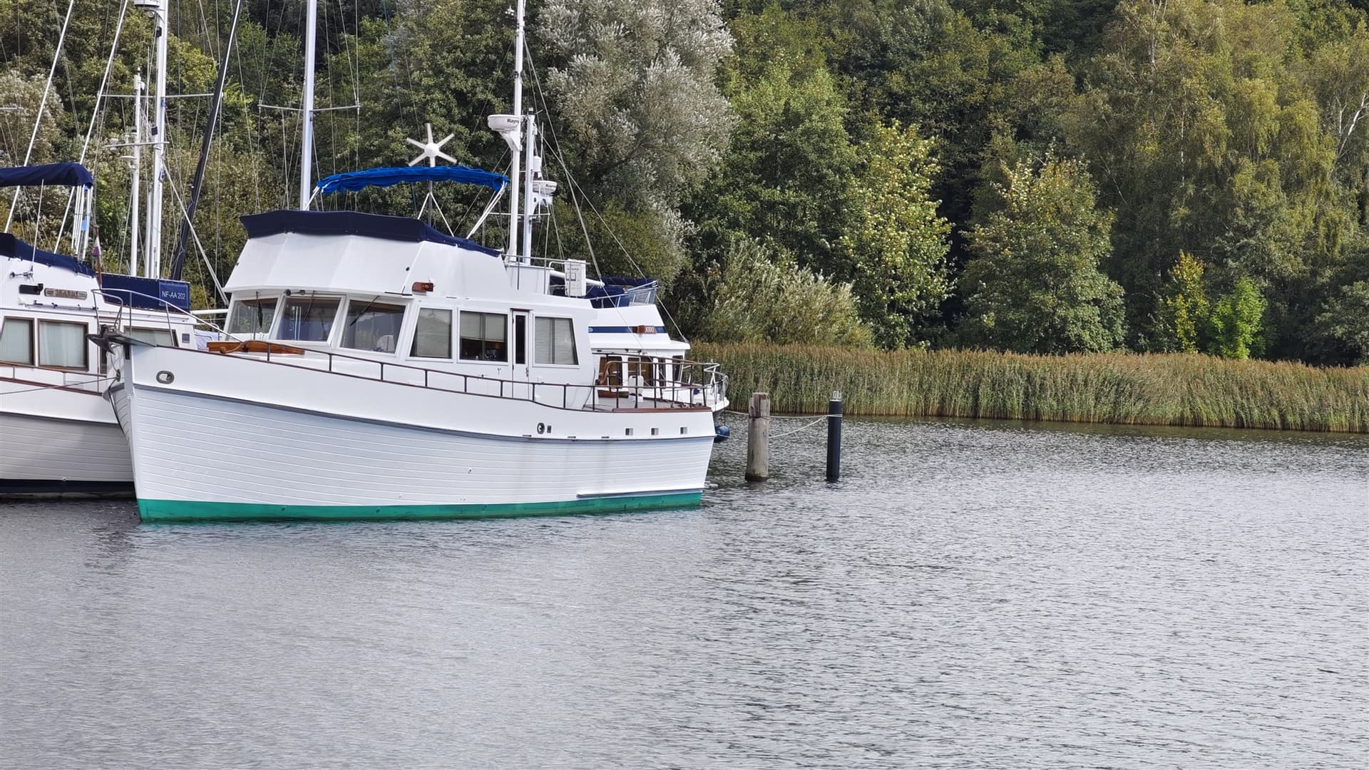 American Marine Grand Banks 48 My - Detail View 1 American Marine Grand Banks 48 My - Detail View 1