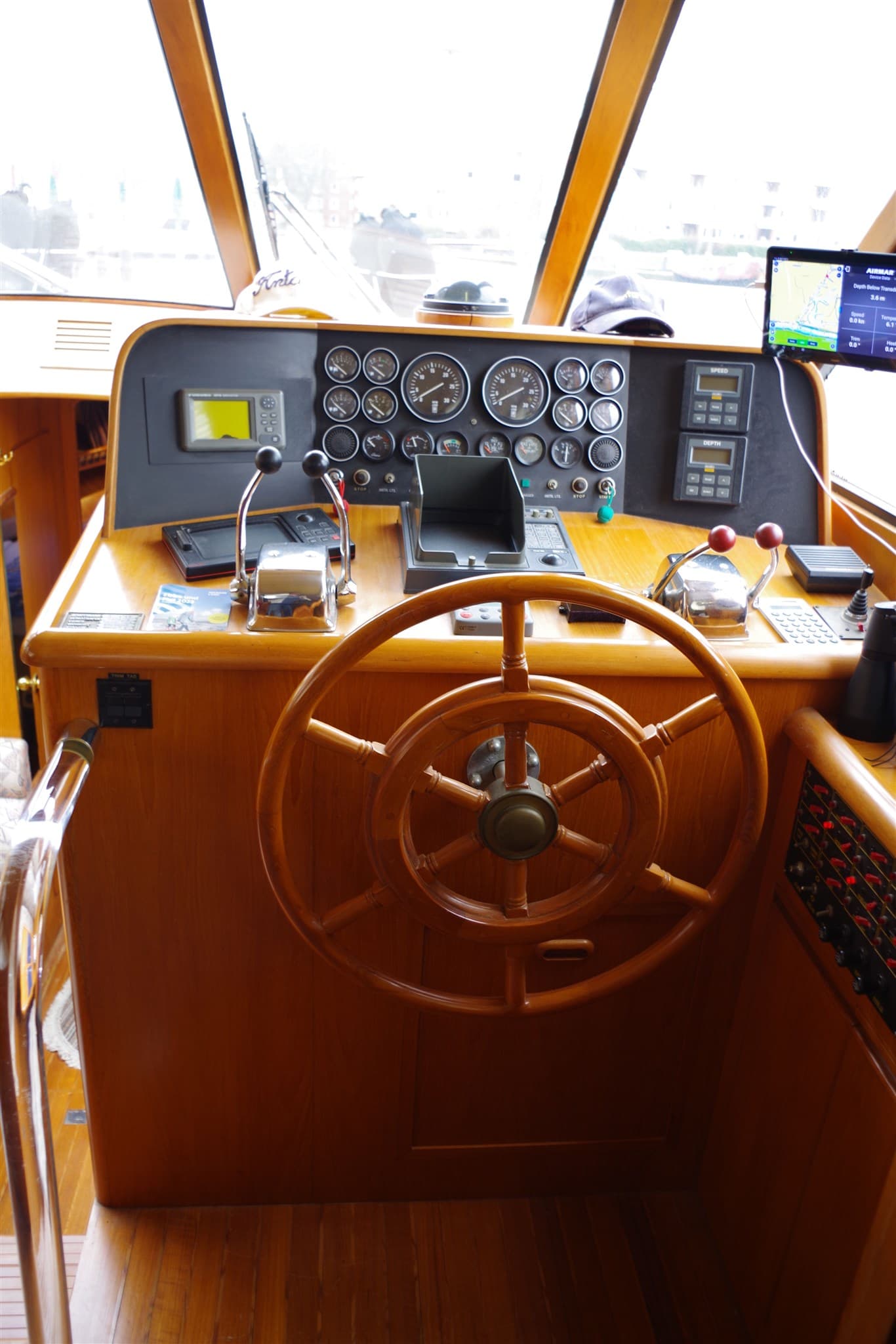 Edership President 445 used - hero image 13