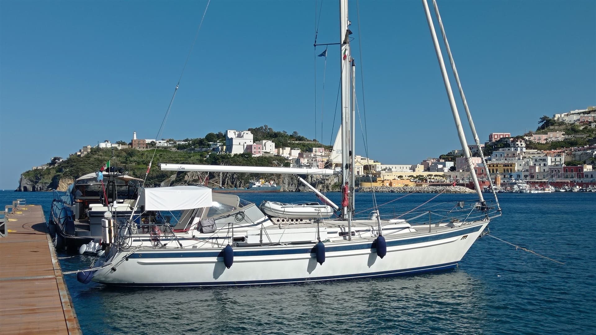 Malo Yachts Malo 39' - Detail View 1 Malo Yachts Malo 39' - Detail View 1