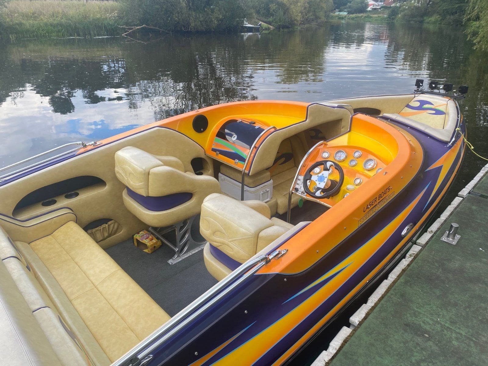 Essex Bowrider Fury 25 - Deck View Essex Bowrider Fury 25 - Deck View