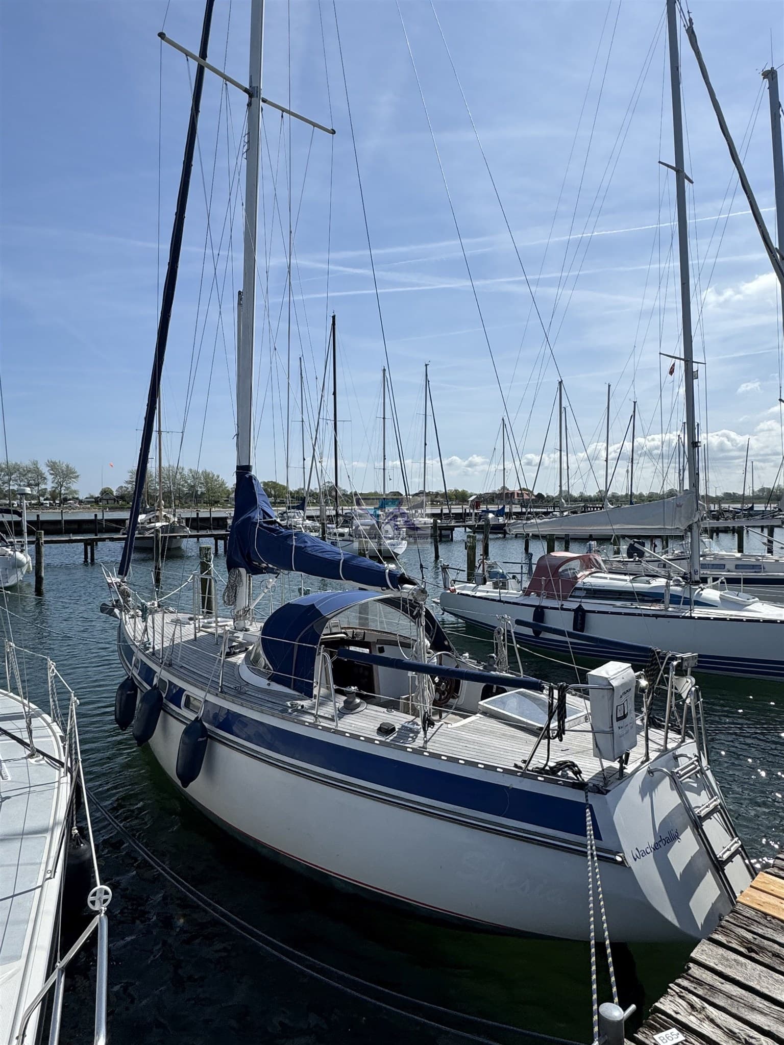 Genzel Werft Phantom 35 - Deck View Genzel Werft Phantom 35 - Deck View