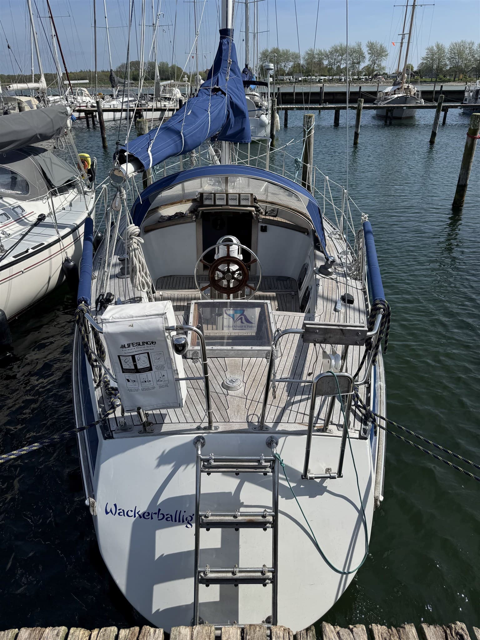 Genzel Werft Phantom 35 - Interior View Genzel Werft Phantom 35 - Interior View