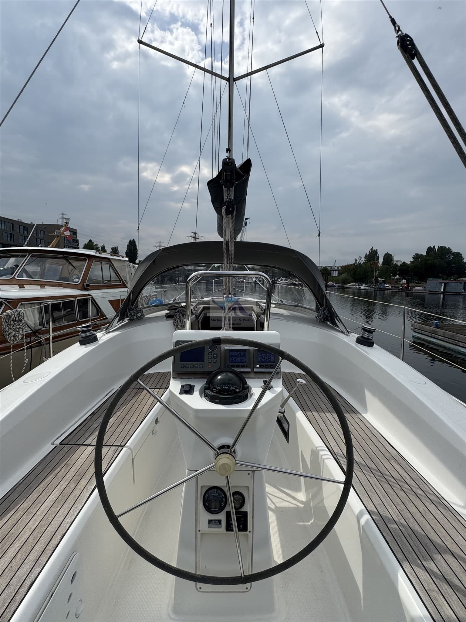 Bavaria 32 Cruiser usato - foto hero 7