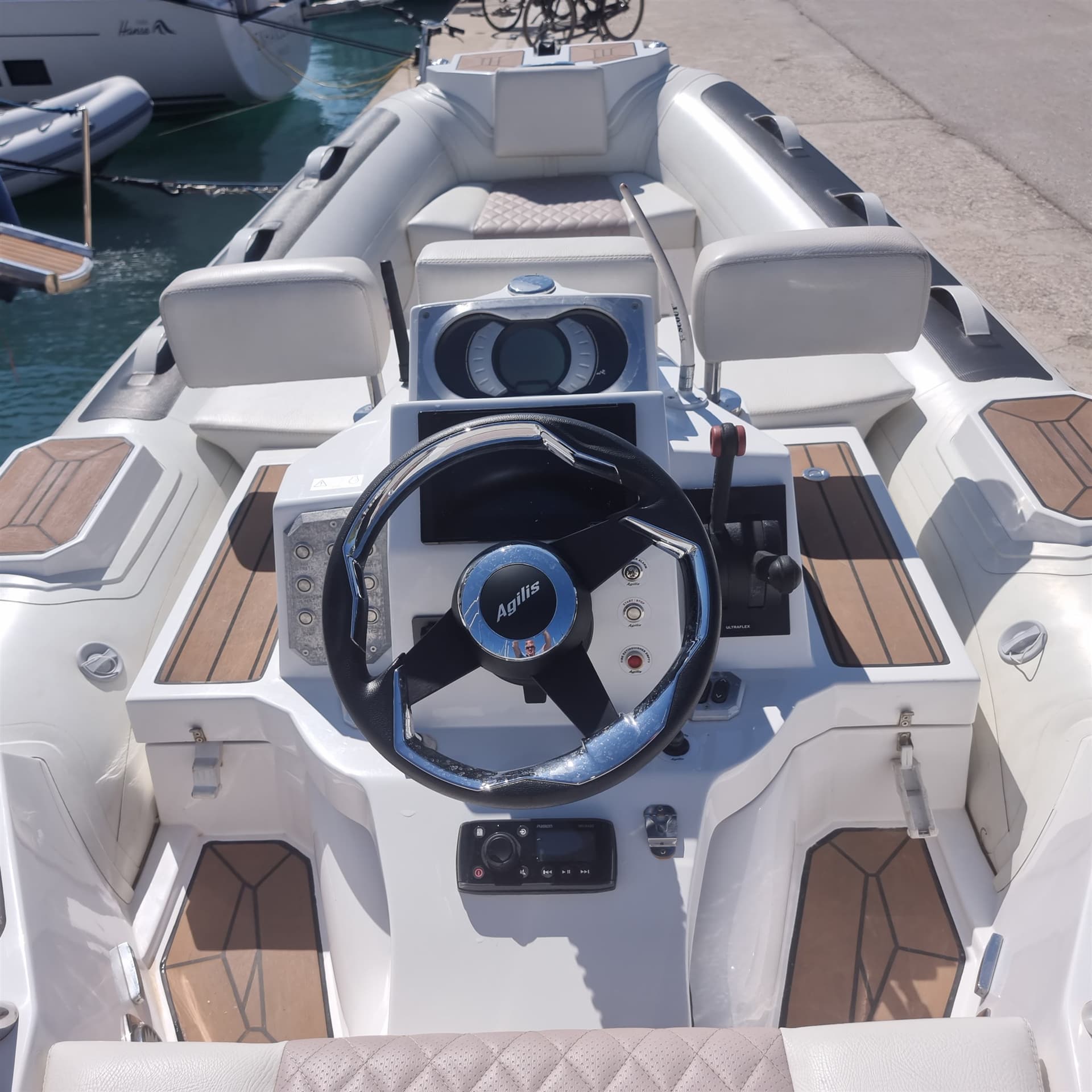 Agilis 355 Gommone used - detail 4