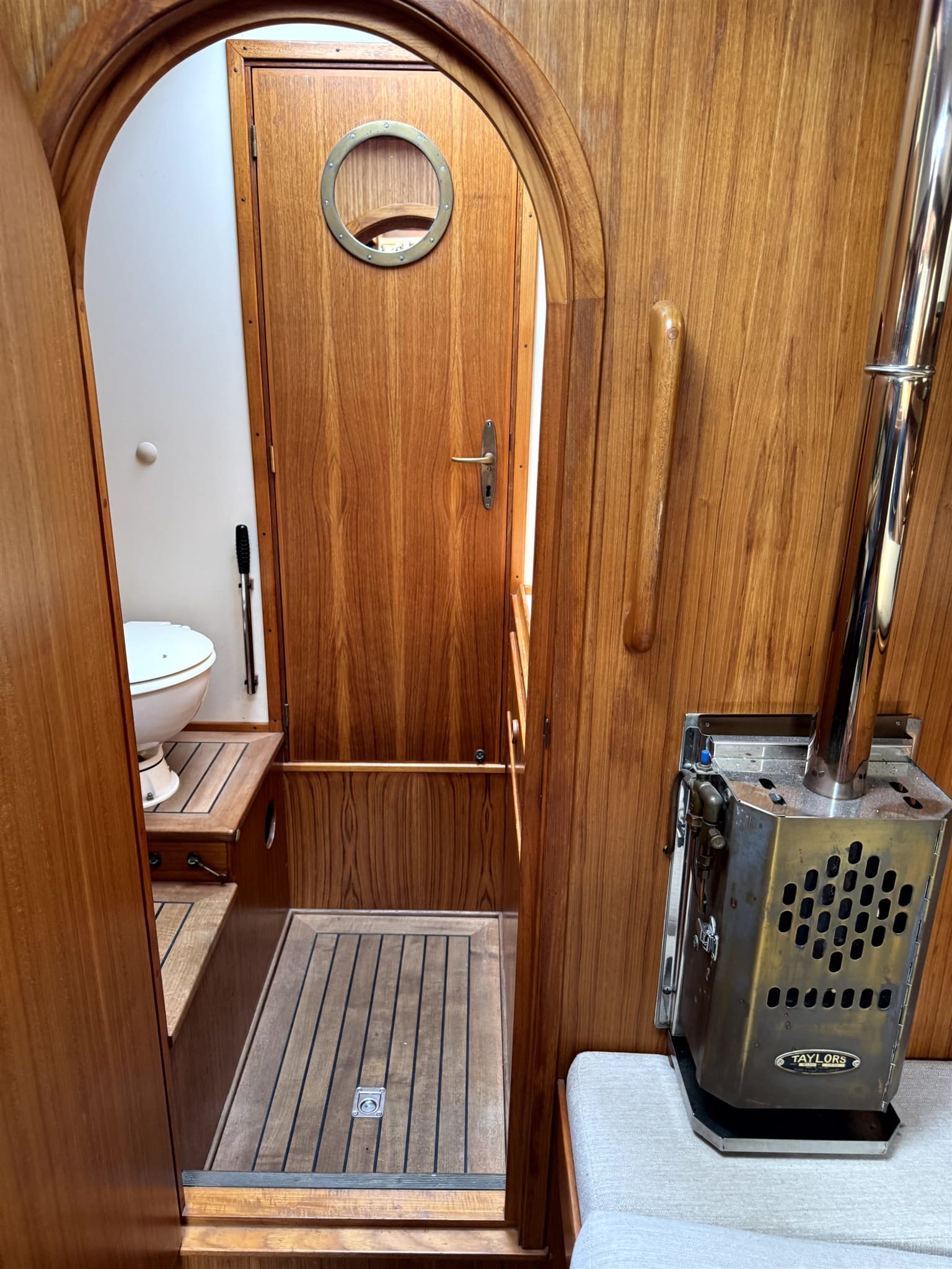 Uecker Yacht- und Bootsbau Rendsburg Fahrensmann 36 usato - foto hero 14