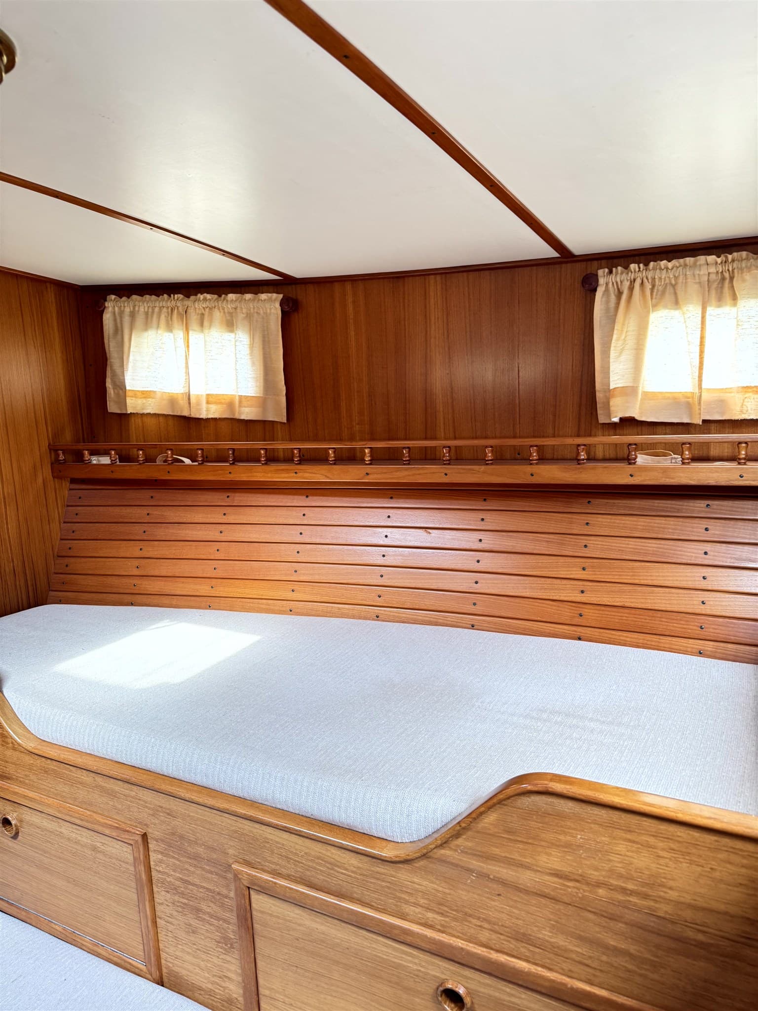 Uecker Yacht- und Bootsbau Rendsburg Fahrensmann 36 usato - foto hero 11