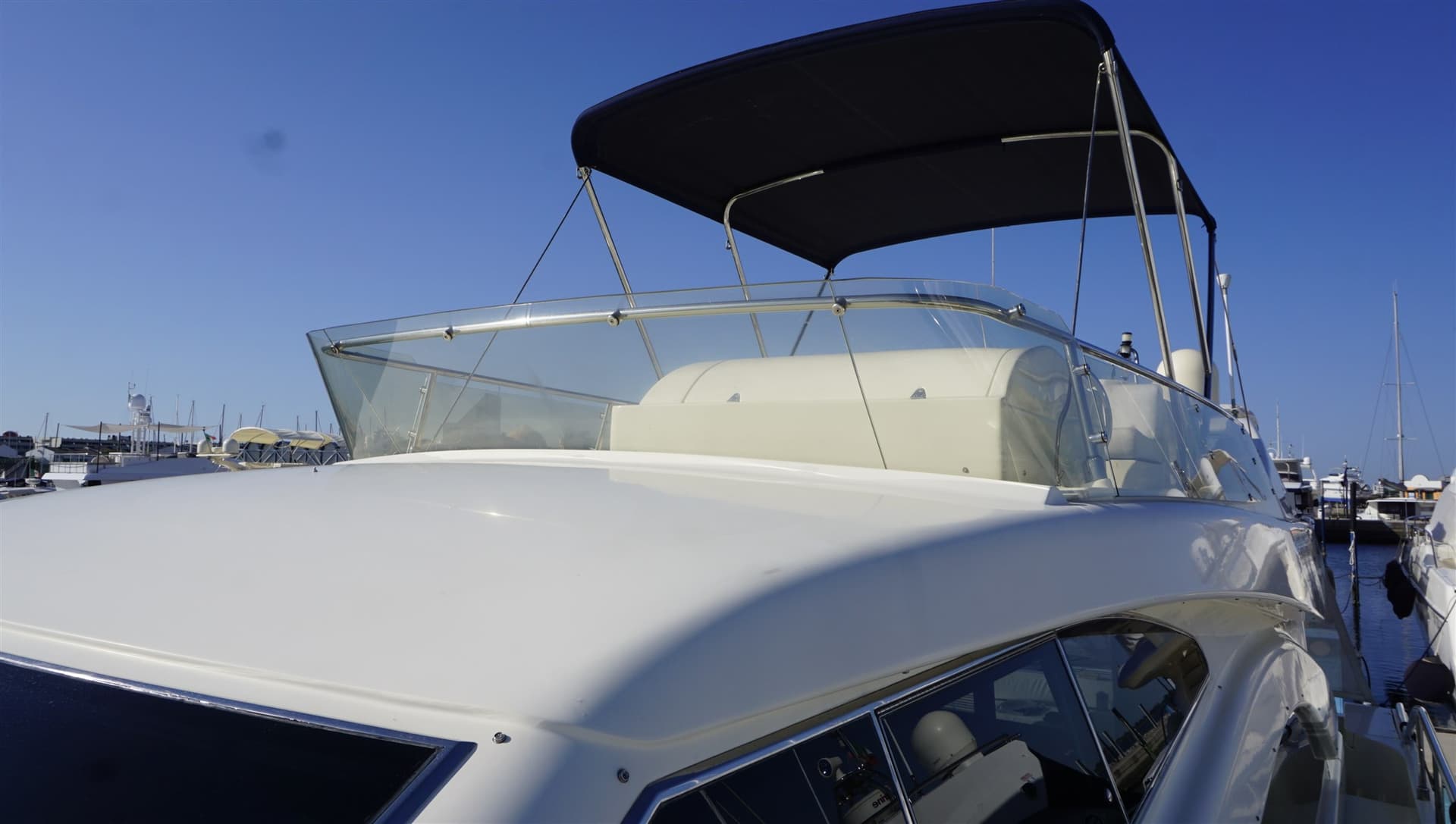 Ferretti Yachts Ferretti 53 - Detail View 1 Ferretti Yachts Ferretti 53 - Detail View 1