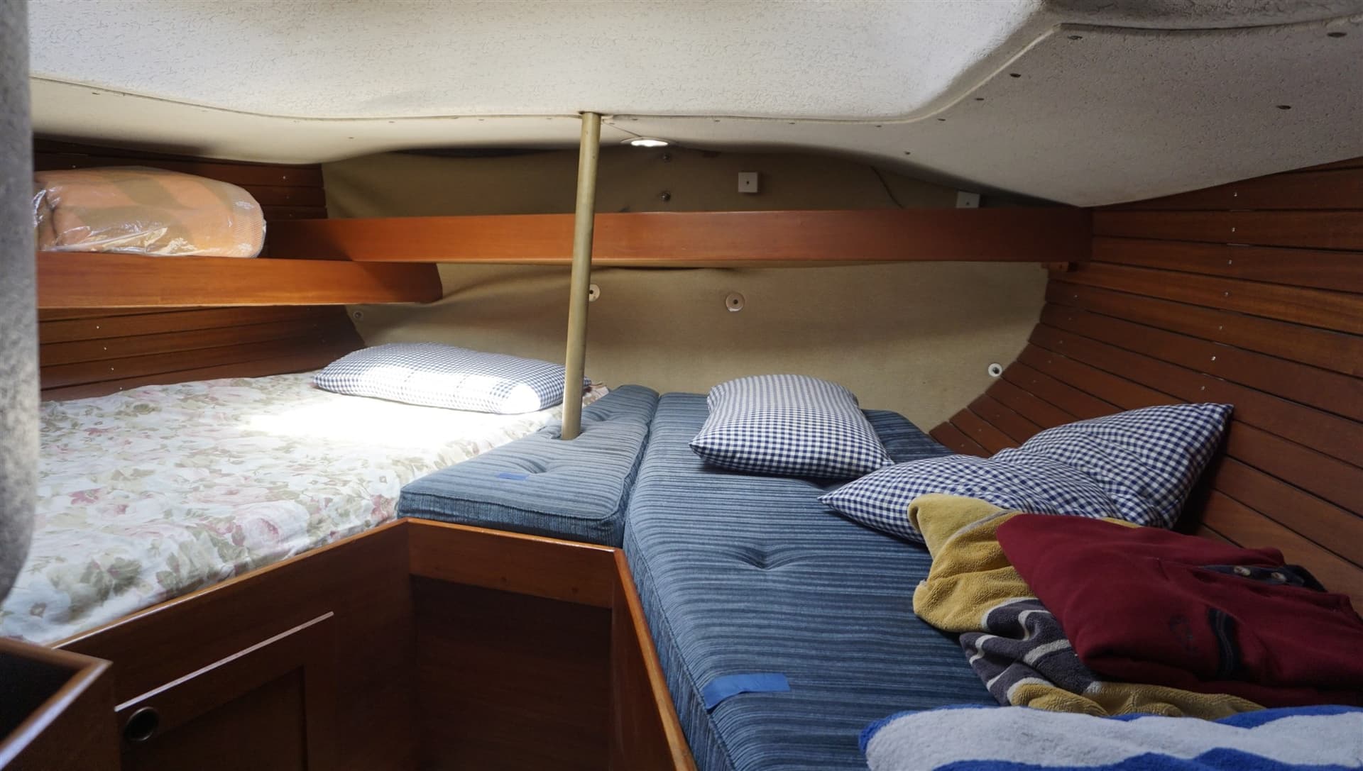 Hallberg Rassy 352 usato - foto hero 18