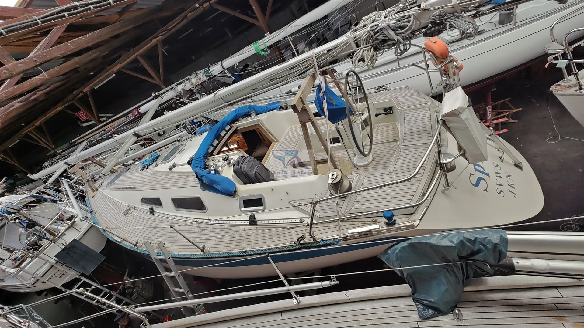 Sweden Yachts Sweden 340 - Deck View Sweden Yachts Sweden 340 - Deck View