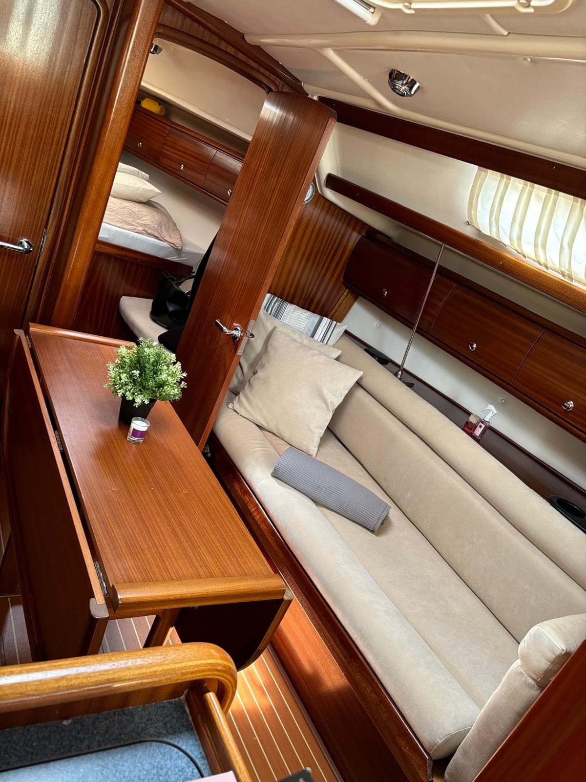 Bavaria Bavaria 36 Cruiser - Deck View Bavaria Bavaria 36 Cruiser - Deck View