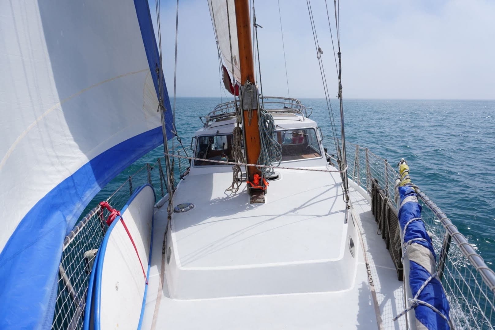 Jamrath Stahlbau
Steel Deckhouse Motorsailor - Interior View Jamrath Stahlbau
Steel Deckhouse Motorsailor - Interior View