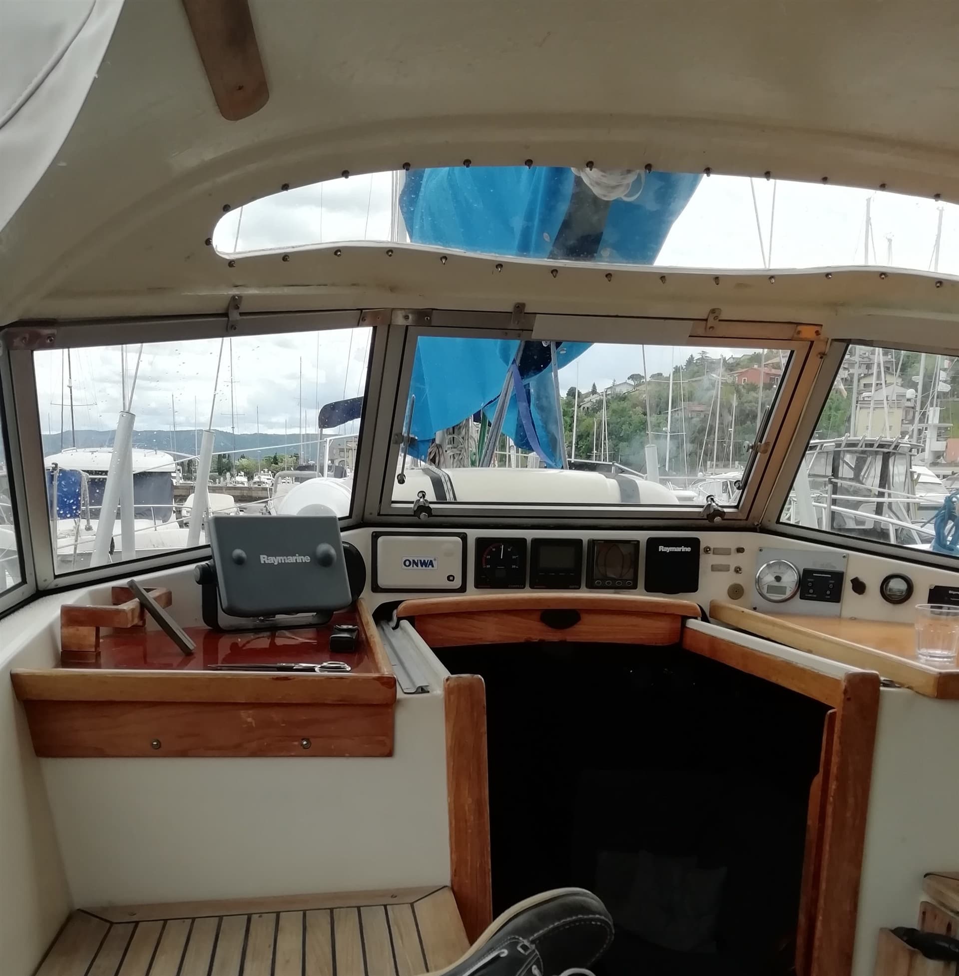 Hallberg Rassy 352 used - hero image 16