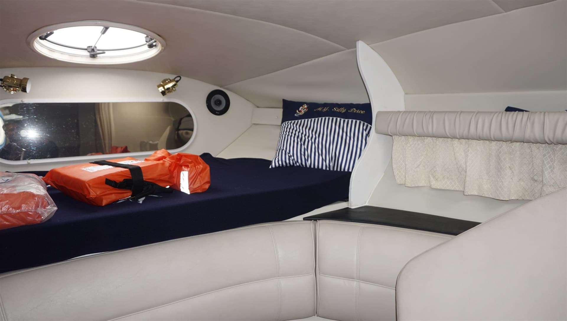 Cruisers Yachts Cruisers 3175 Rogue usato - foto hero 14