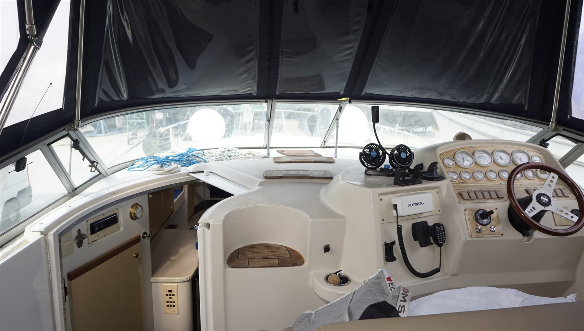 Cruisers Yachts Cruisers 3175 Rogue usato - foto hero 10