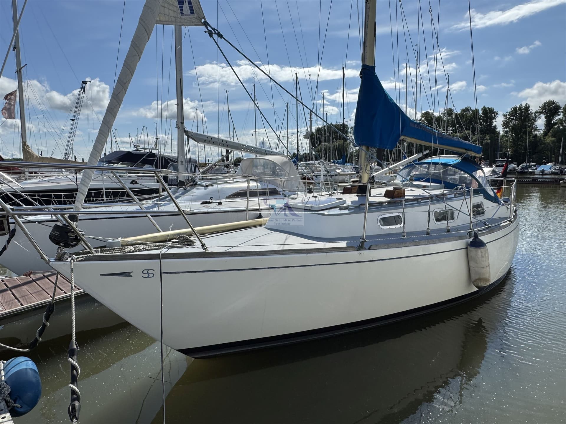 Aquafibre S & S 30 - Interior View Aquafibre S & S 30 - Interior View