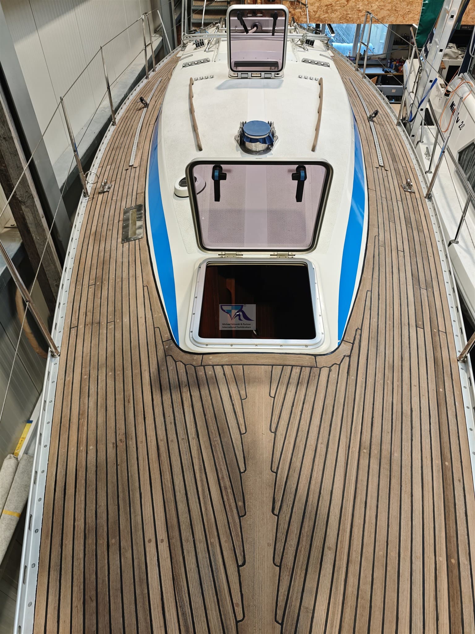 OY Avance Yachts AB Avance 36 - Deck View OY Avance Yachts AB Avance 36 - Deck View