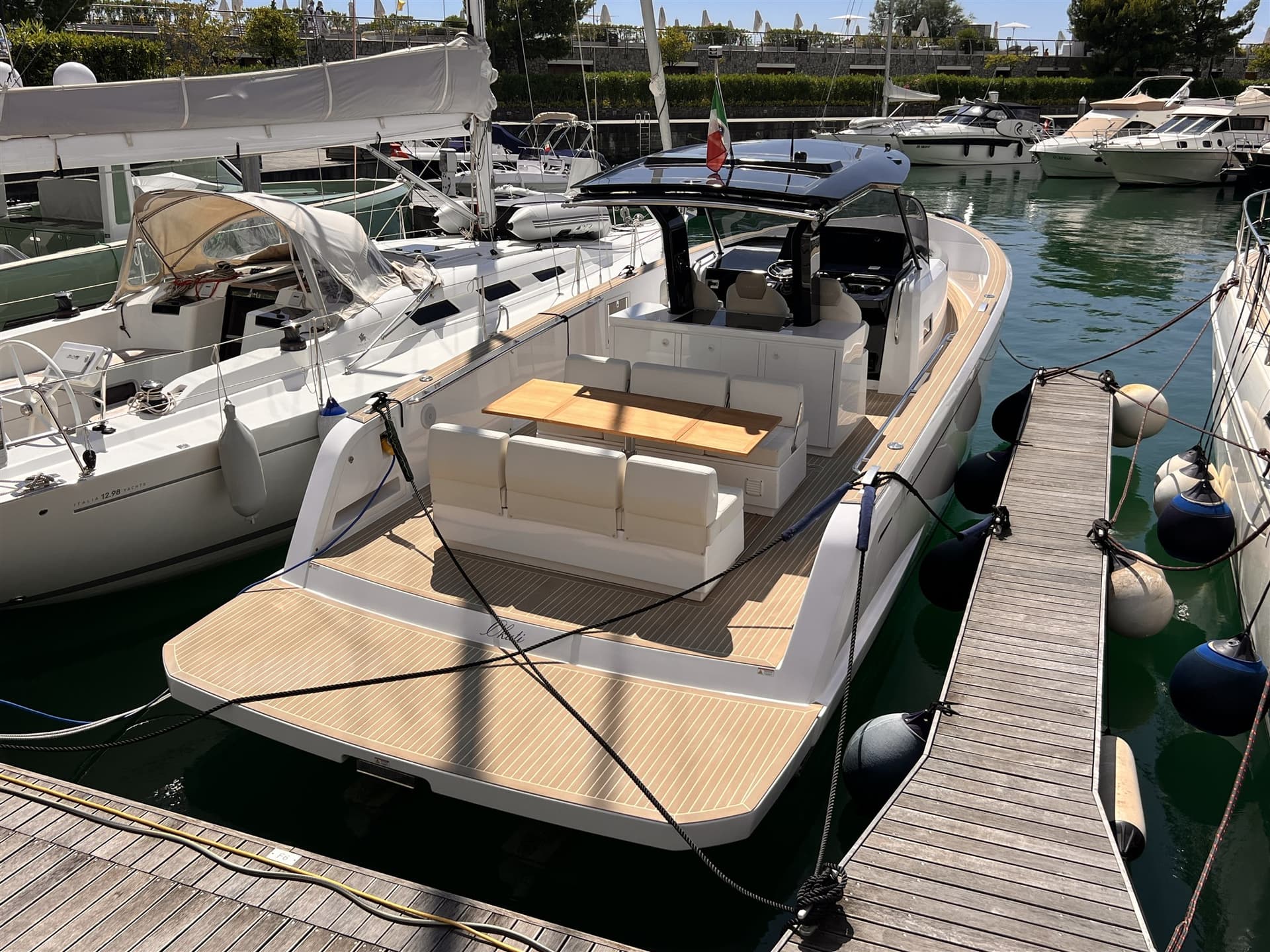 Cantiere del Pardo Pardo Yacht 38 - Interior View Cantiere del Pardo Pardo Yacht 38 - Interior View