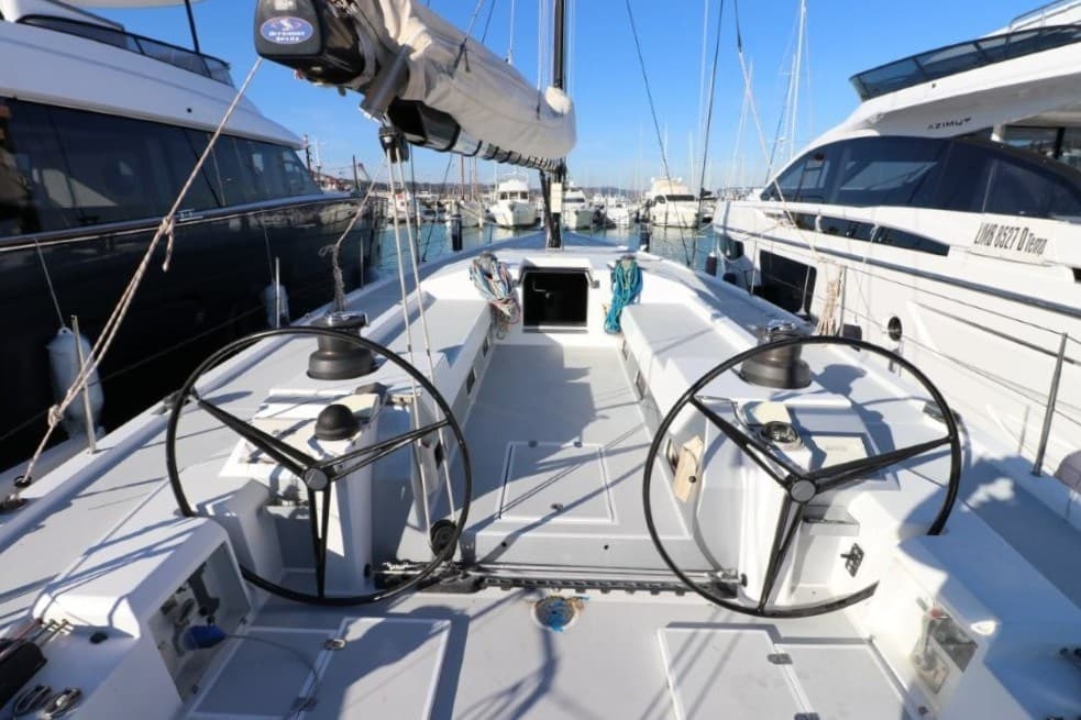 Vismara V 62 - Main View Vismara V 62 - Main View