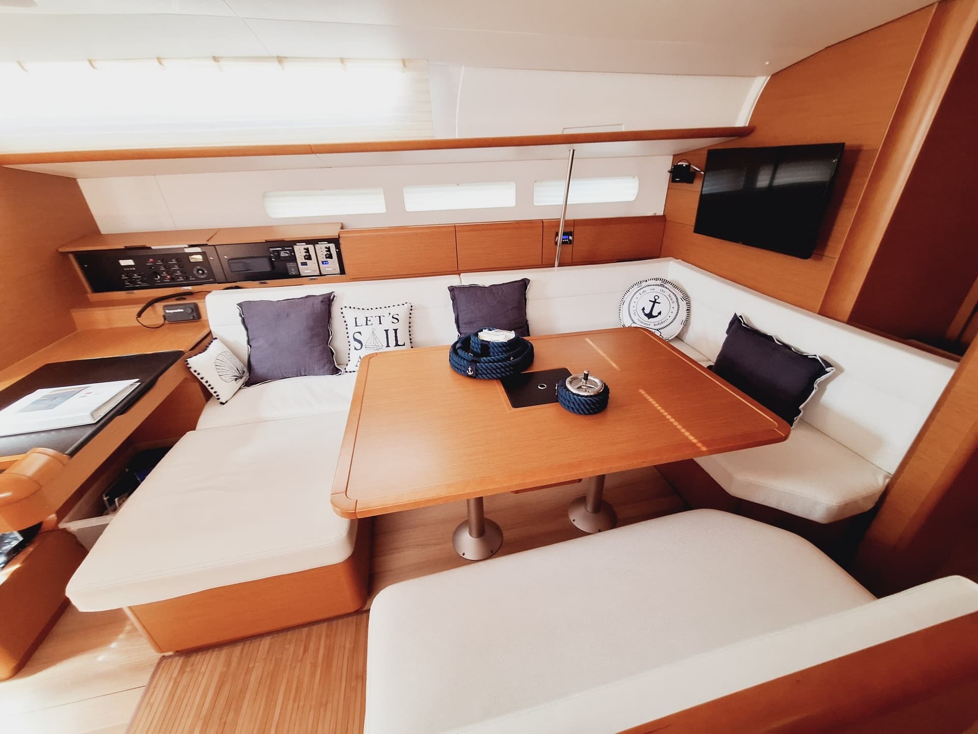 Jeanneau SUN ODYSSEY 519 usato - foto hero 10