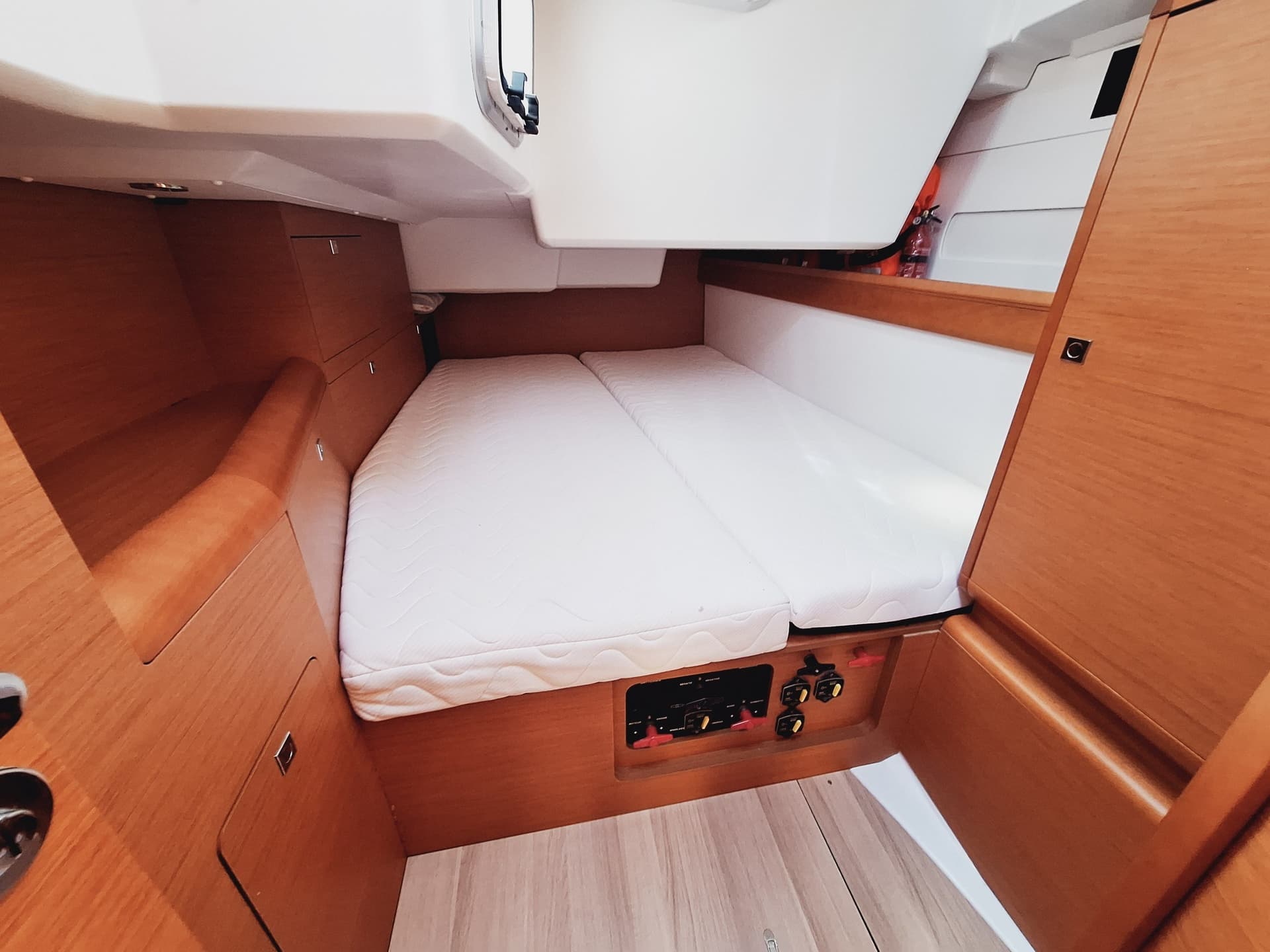 Jeanneau SUN ODYSSEY 519 usato - foto hero 14